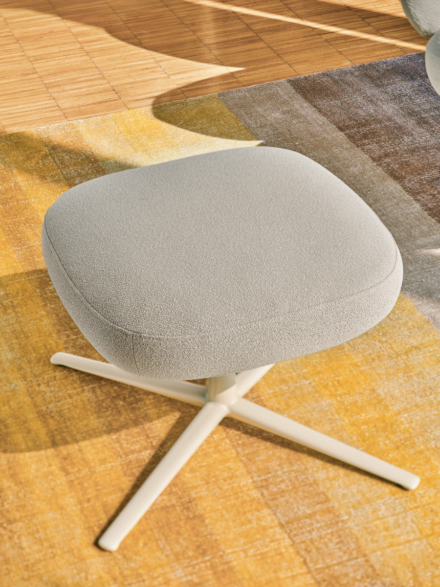 Grand Grace GRFP01 - Fußhocker in Sepia präsentiert im Onlineshop von KAQTU Design AG. Hocker ist von Mdd