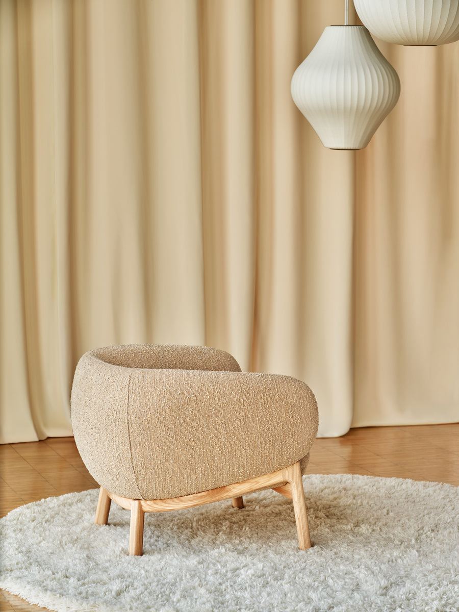 Grand Grace GRF02 - Sessel Holzbasis in Blau präsentiert im Onlineshop von KAQTU Design AG. Sessel ist von Mdd