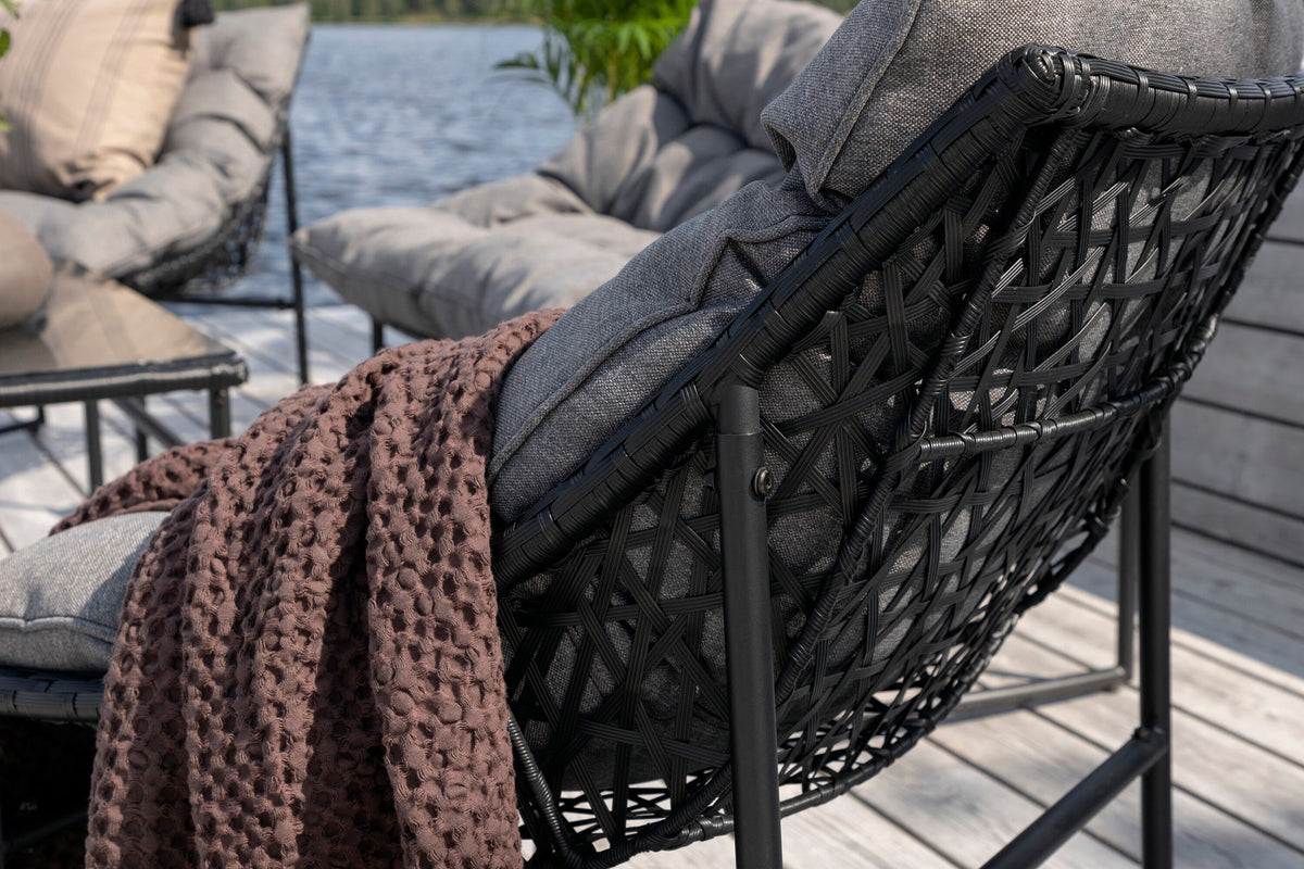 Tina Outdoor Sofa-Set in Schwarz präsentiert im Onlineshop von KAQTU Design AG. Loungeset ist von Venture Home