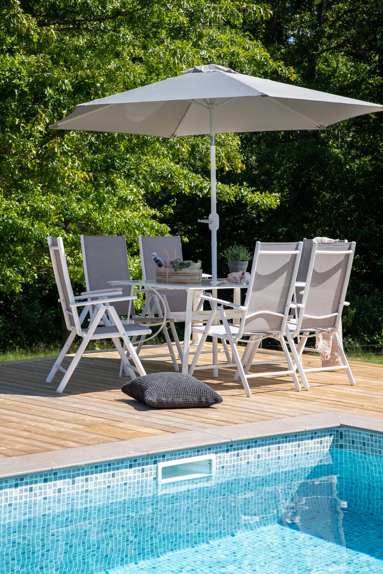 Robustes Brecky Tischset 150cm: Perfekt für stilvolle Outdoor-Dinner.