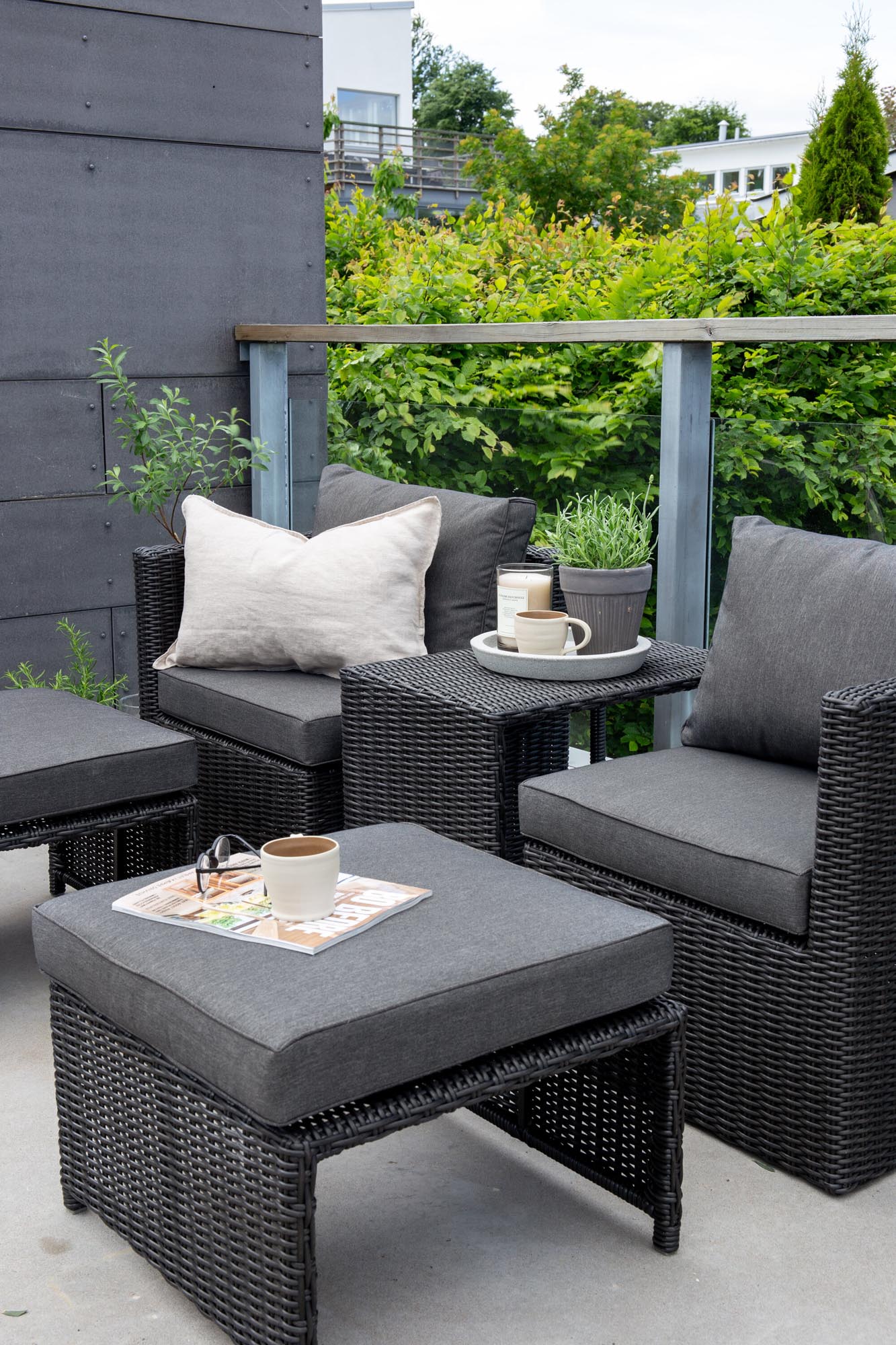 Quad Lounge Outdoorset 63cm in Schwarz präsentiert im Onlineshop von KAQTU Design AG. Loungeset ist von Venture Home
