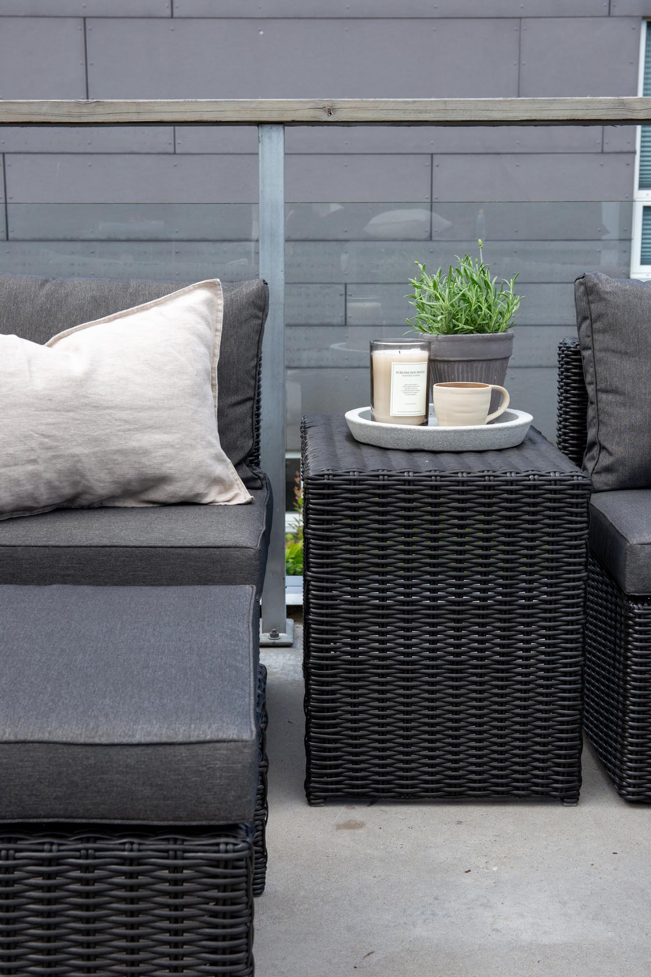 Quad Lounge Outdoorset 63cm in Schwarz präsentiert im Onlineshop von KAQTU Design AG. Loungeset ist von Venture Home