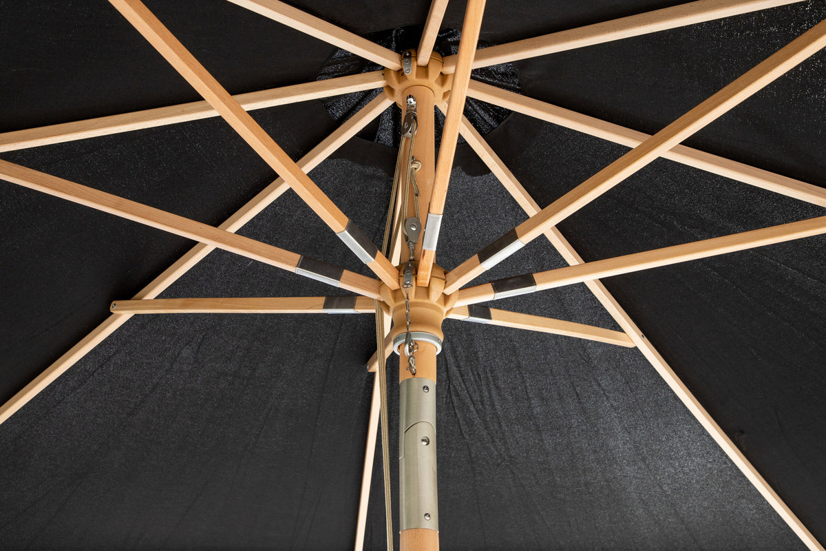 Nypo Sonnenschirm in Schwarz präsentiert im Onlineshop von KAQTU Design AG. Sonnenschirm ist von Venture Home