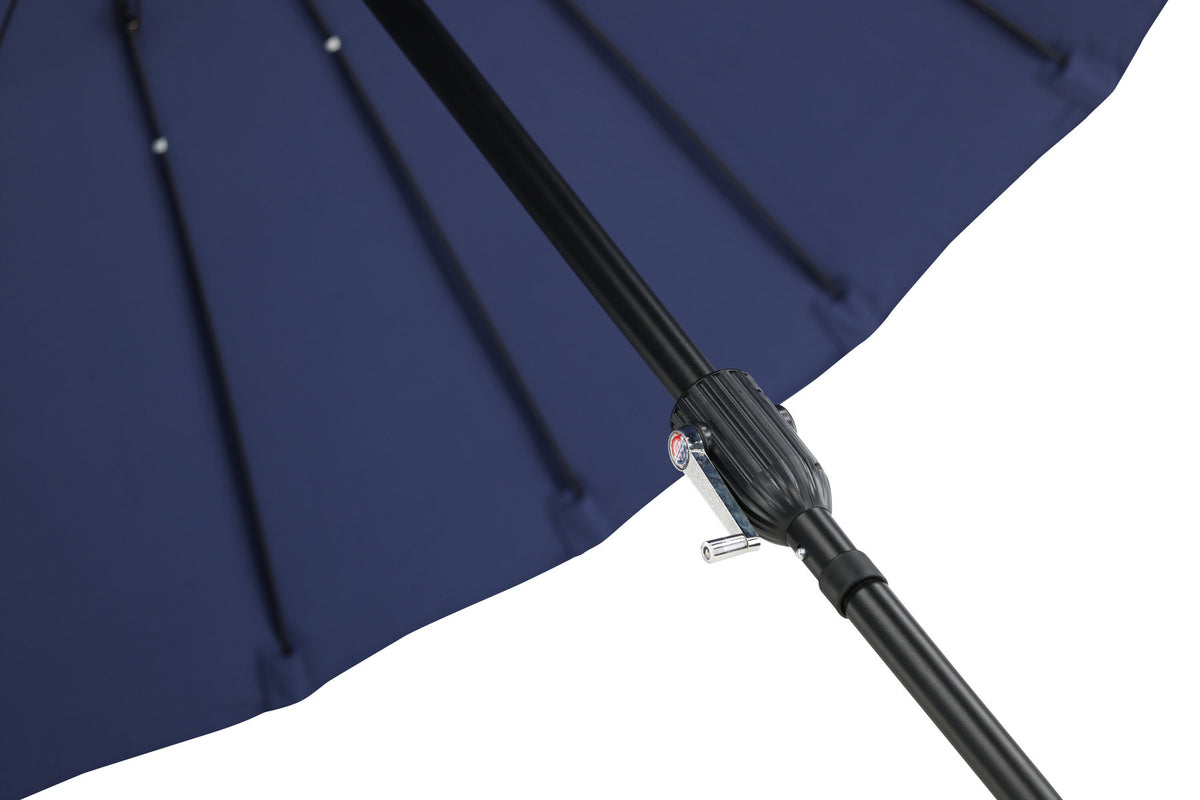 Palmetto Sonnenschirm in Blau präsentiert im Onlineshop von KAQTU Design AG. Sonnenschirm ist von Venture Home