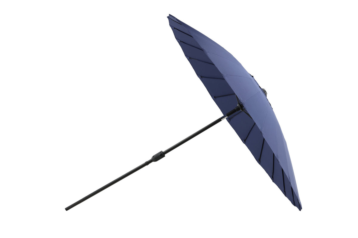 Palmetto Sonnenschirm in Blau präsentiert im Onlineshop von KAQTU Design AG. Sonnenschirm ist von Venture Home