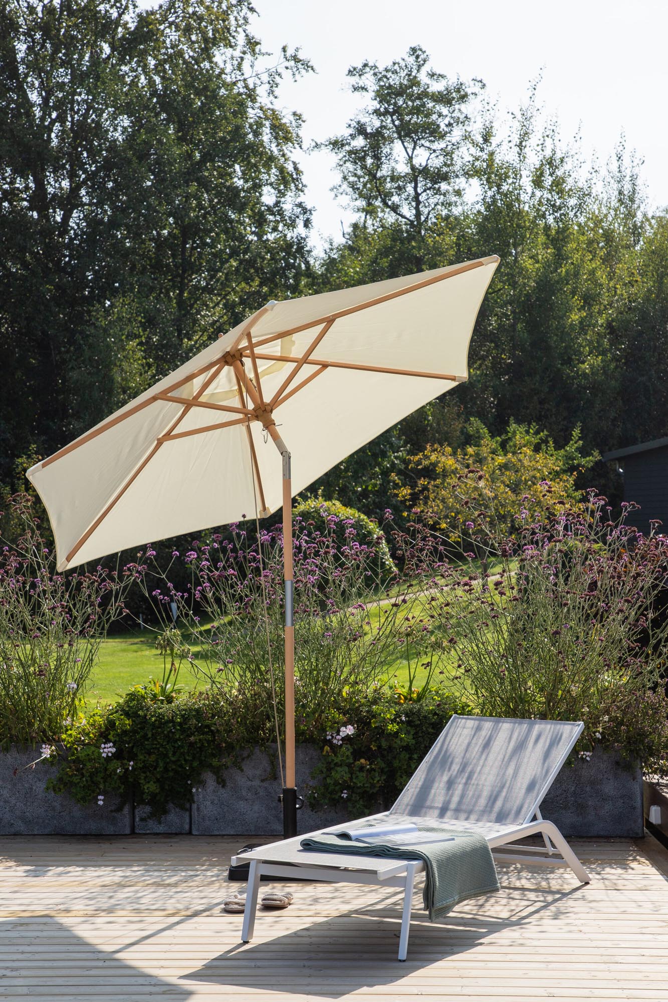Corypho Sonnenschirm von Venture Home: Eleganter Sonnenschutz, langlebig und perfekt für Terrasse, Balkon oder Garten.