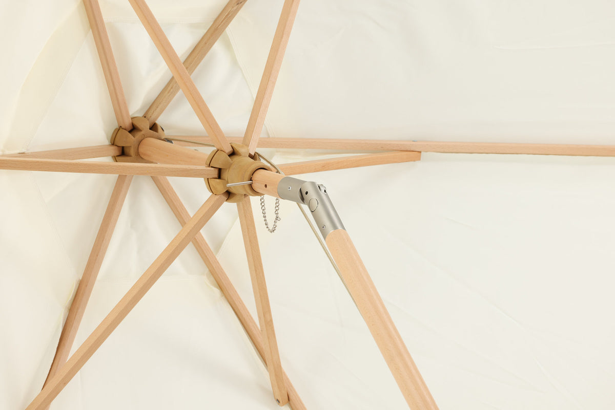 Corypho Sonnenschirm in Weiss präsentiert im Onlineshop von KAQTU Design AG. Sonnenschirm ist von Venture Home