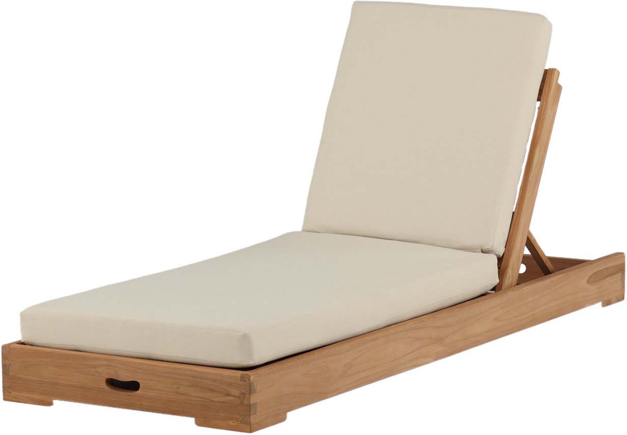 Geniessen Sie luxuriöse Entspannung auf der Kenya Sun Lounge.