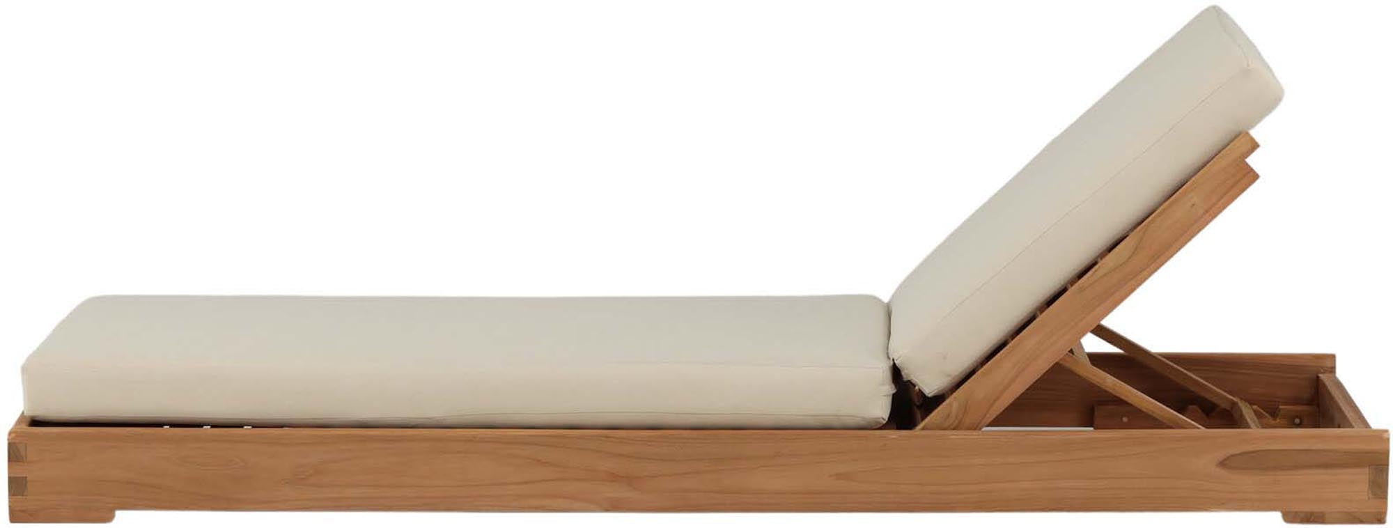 Geniessen Sie luxuriöse Entspannung auf der Kenya Sun Lounge.