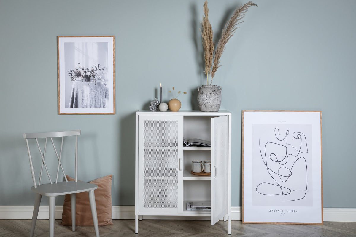Misha Cabinet in Weiss präsentiert im Onlineshop von KAQTU Design AG. Cabinet ist von Venture Home
