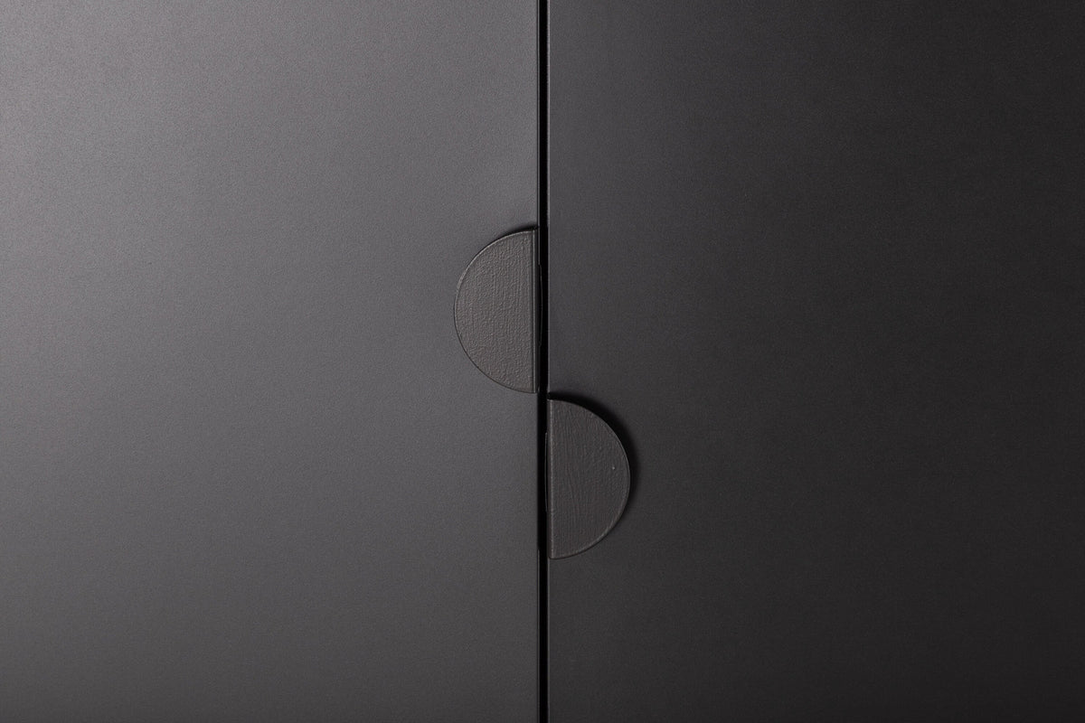 Piring Wardrobe in Schwarz präsentiert im Onlineshop von KAQTU Design AG. Drehtürenschrank ist von Venture Home