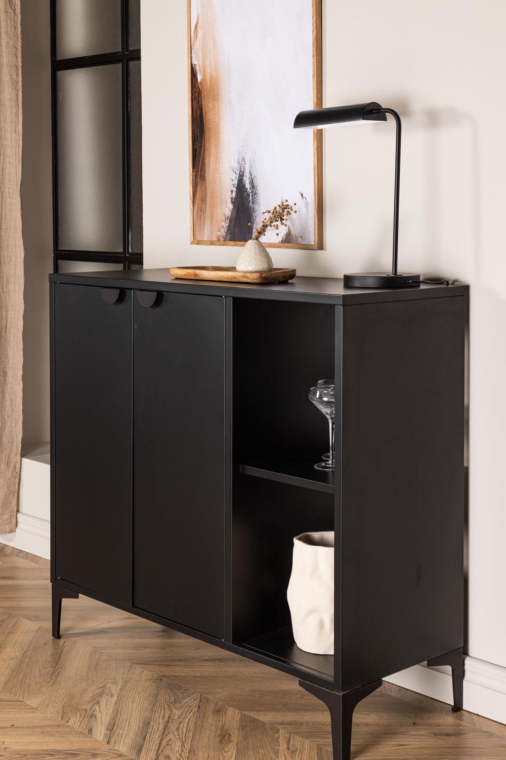 Piring Cabinet in Schwarz präsentiert im Onlineshop von KAQTU Design AG. Cabinet ist von Venture Home
