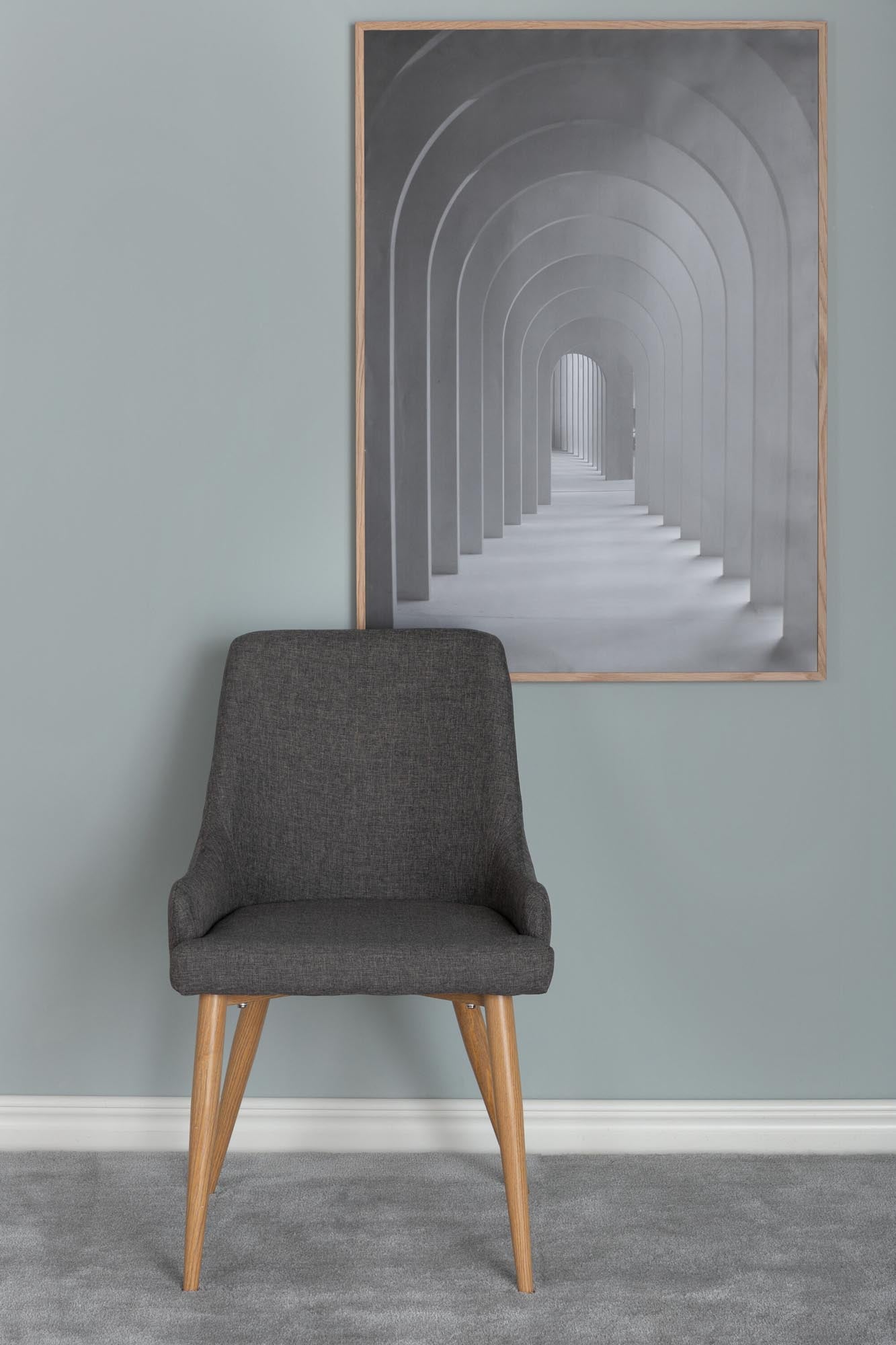 Plaza Stuhl in Dunkelgrau / Natur präsentiert im Onlineshop von KAQTU Design AG. Stuhl ist von Venture Home