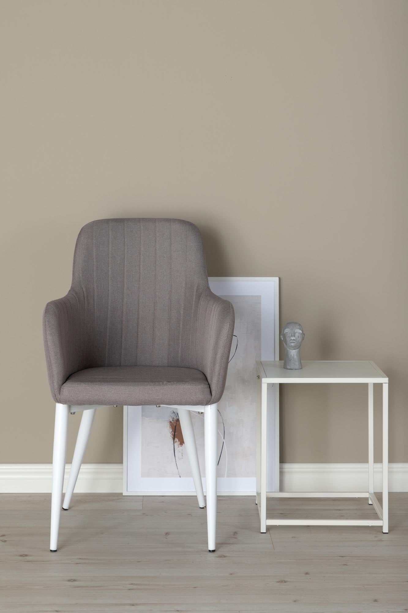 Comfort Stuhl in Grau/Weiss präsentiert im Onlineshop von KAQTU Design AG. Stuhl mit Armlehne ist von Venture Home