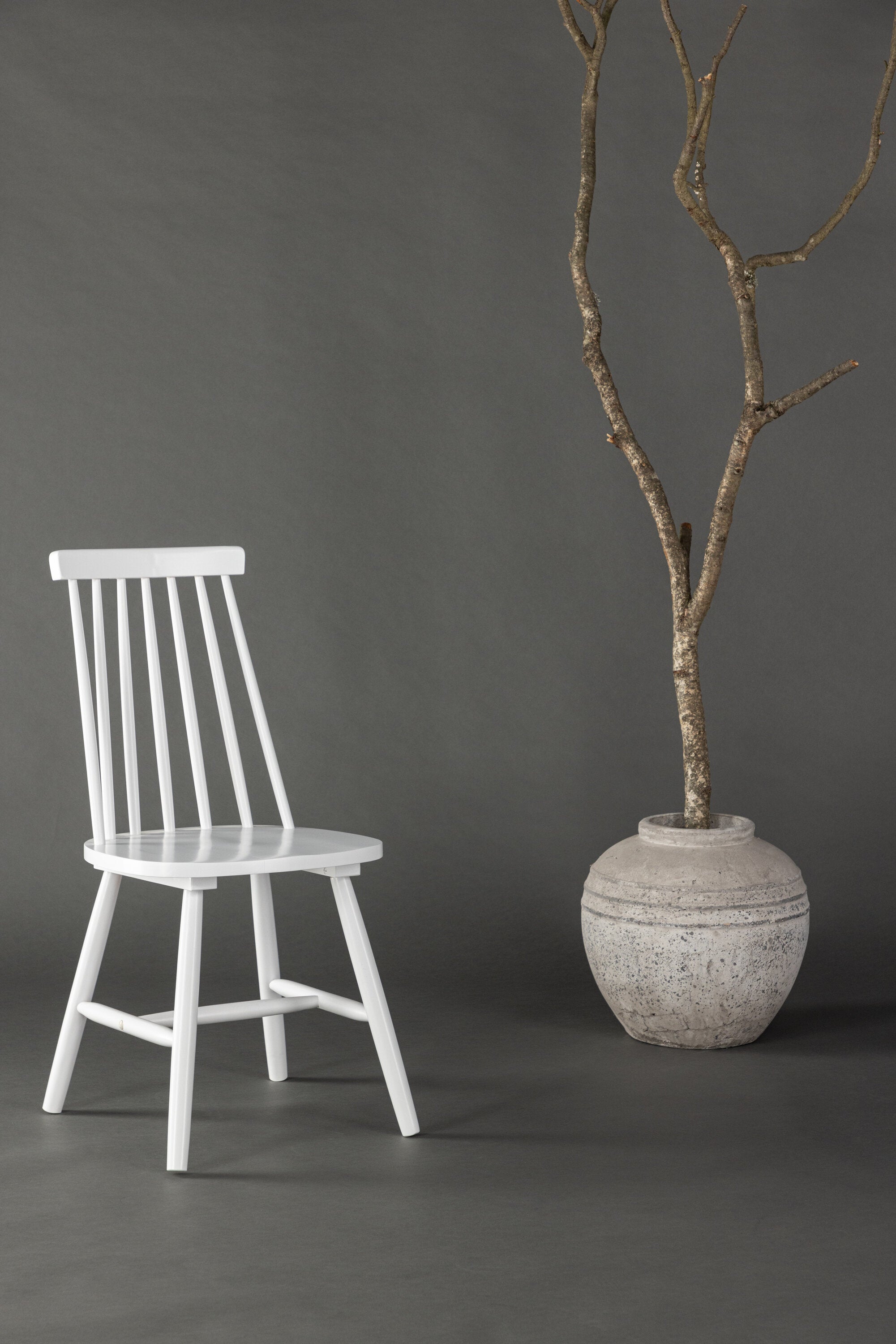 Lönneberga Esszimmerstuhl in Weiss präsentiert im Onlineshop von KAQTU Design AG. Stuhl ist von Venture Home