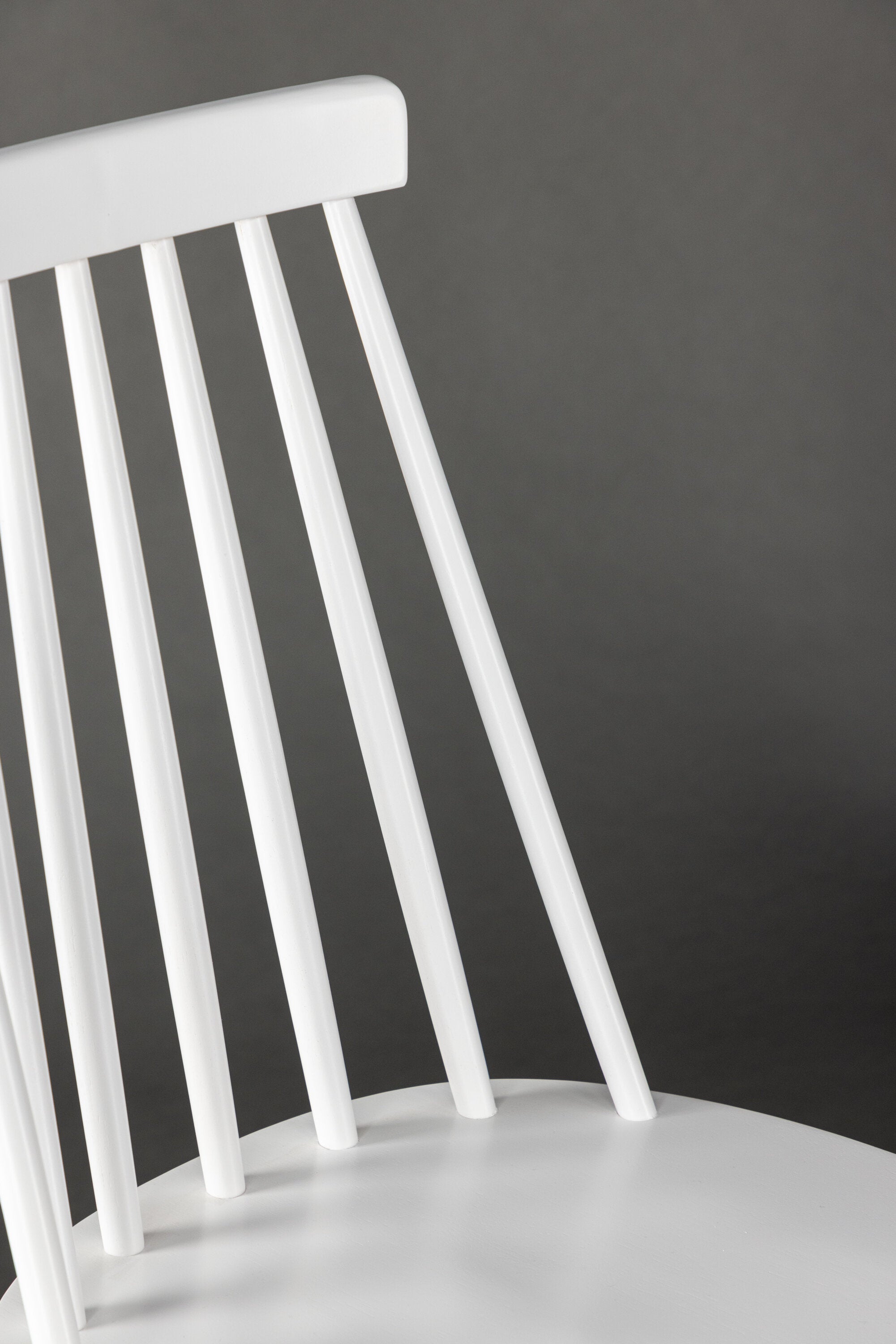 Lönneberga Esszimmerstuhl in Weiss präsentiert im Onlineshop von KAQTU Design AG. Stuhl ist von Venture Home