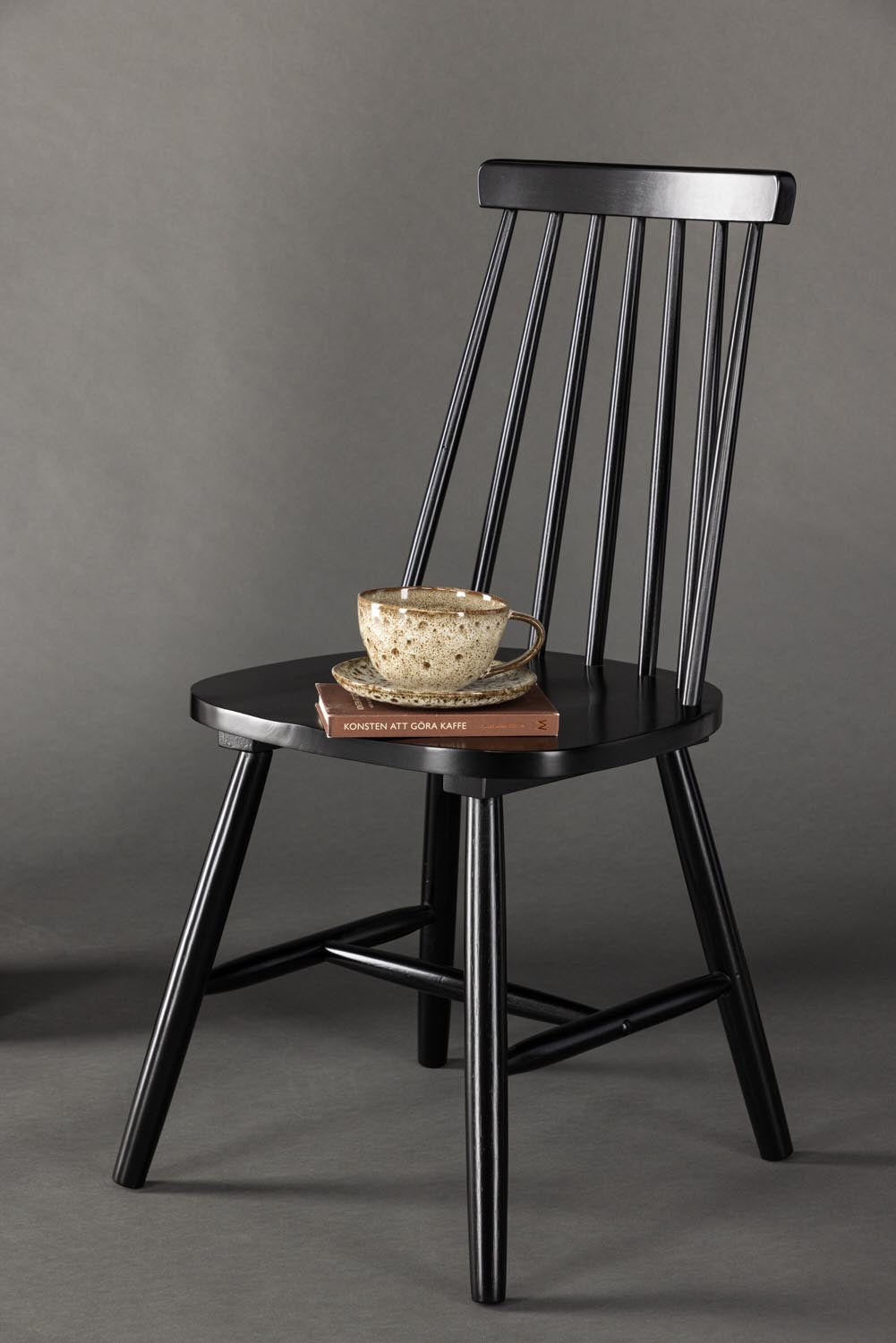 Lönneberga Esszimmerstuhl in Schwarz präsentiert im Onlineshop von KAQTU Design AG. Stuhl ist von Venture Home