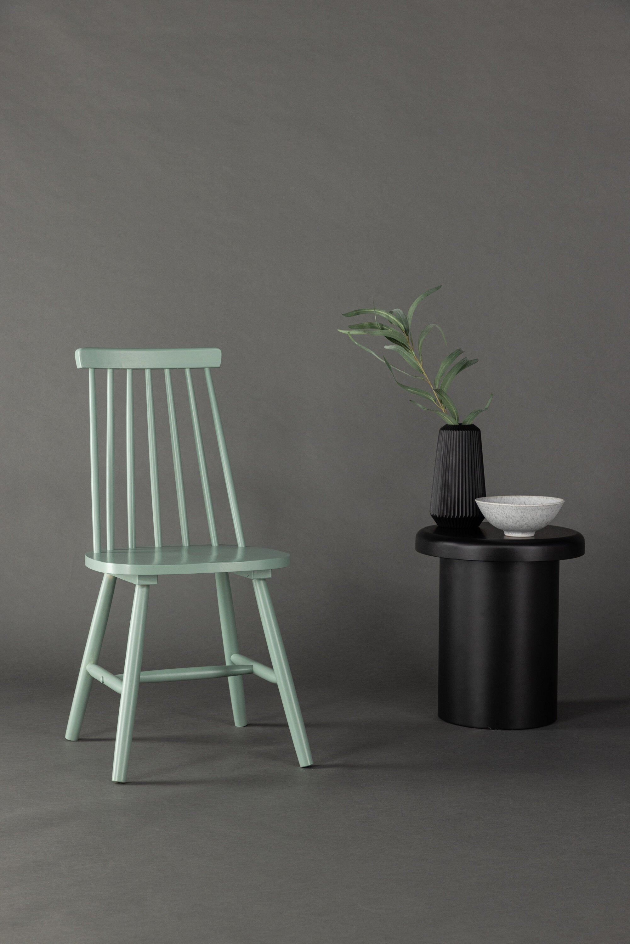 Lönneberga Esszimmerstuhl in Grün präsentiert im Onlineshop von KAQTU Design AG. Stuhl ist von Venture Home