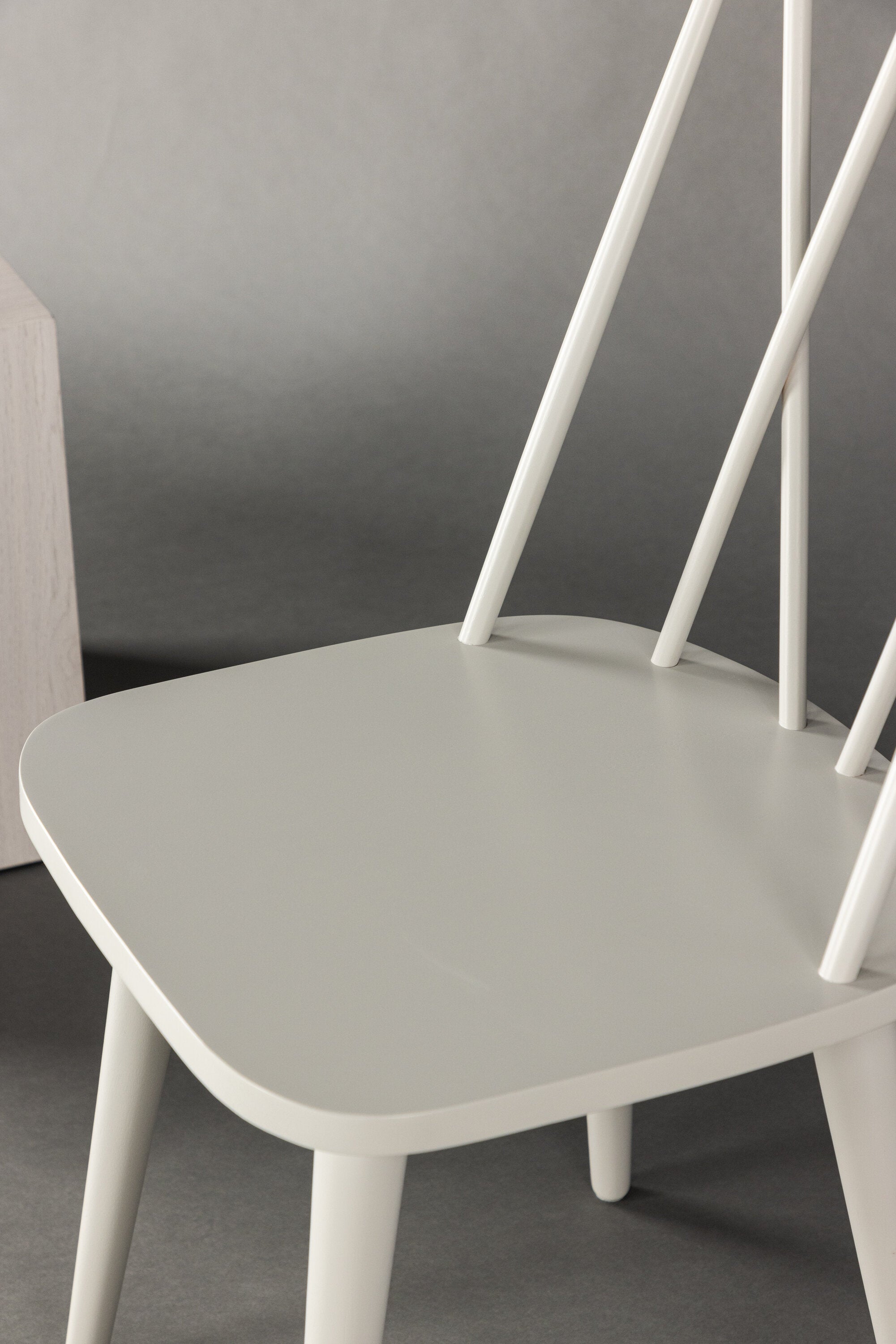 Mariette Esszimmerstuhl in Hellgrau präsentiert im Onlineshop von KAQTU Design AG. Stuhl ist von Venture Home