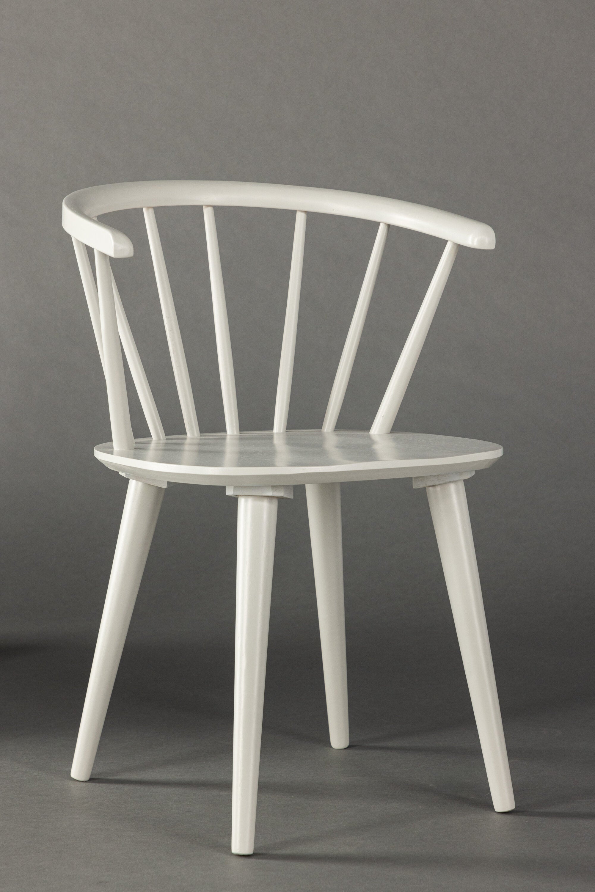 Bobby Esszimmerstuhl in Hellgrau präsentiert im Onlineshop von KAQTU Design AG. Stuhl ist von Venture Home