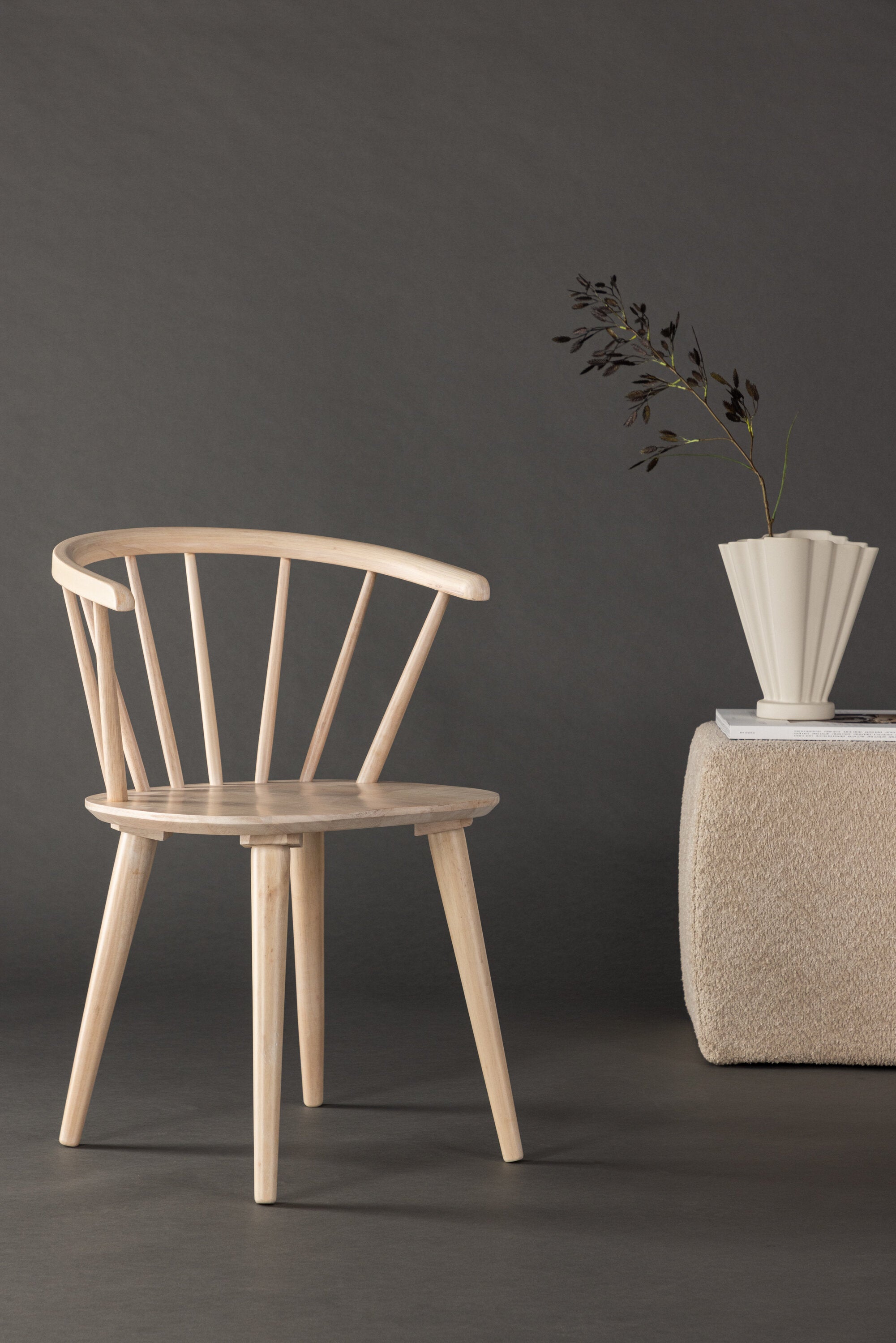 Bobby Esszimmerstuhl in Tünchen präsentiert im Onlineshop von KAQTU Design AG. Stuhl ist von Venture Home