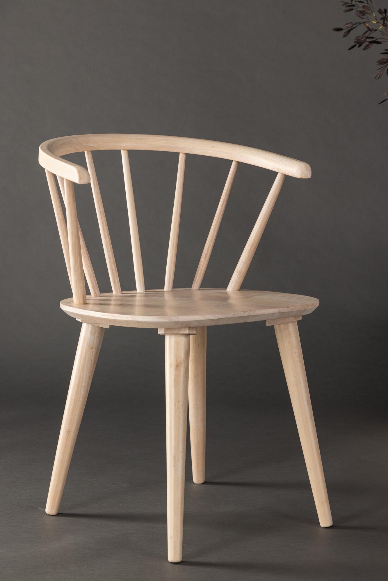 Bobby Esszimmerstuhl von Venture Home: Stilvolles Design aus robustem Gummibaumholz für höchsten Sitzkomfort und zeitlose Eleganz.