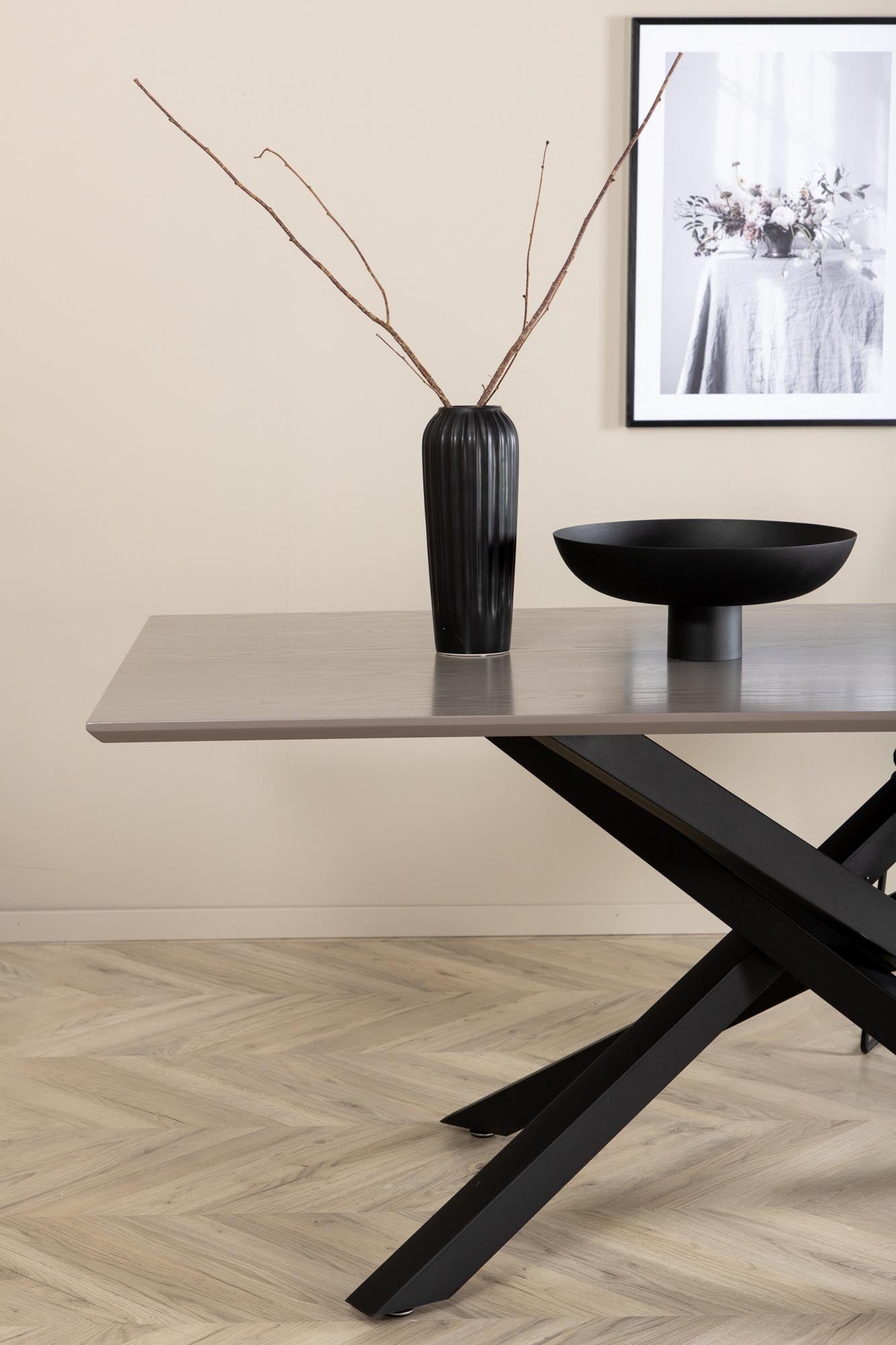 Piazza Esstisch in Schwarz / Grau präsentiert im Onlineshop von KAQTU Design AG. Esstisch ist von Venture Home
