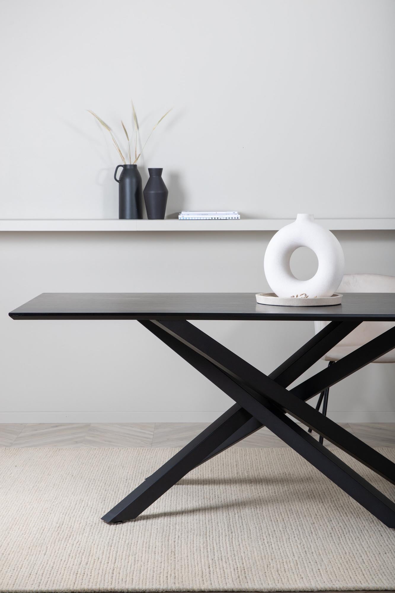 Piazza Esstisch in Schwarz präsentiert im Onlineshop von KAQTU Design AG. Esstisch ist von Venture Home