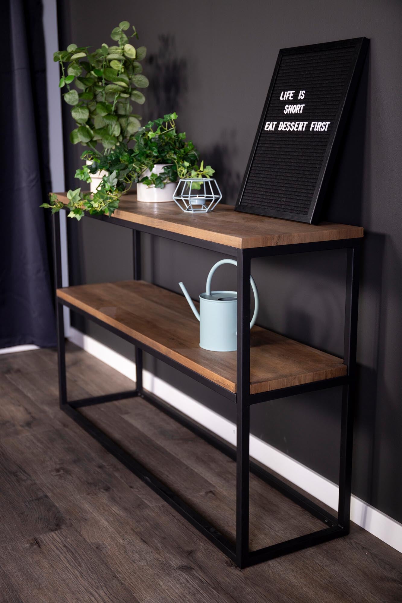 Stylischer Rise Beistelltisch von Venture Home: Hochwertige Materialien, modernes Design und praktische Regale für jeden Raum.