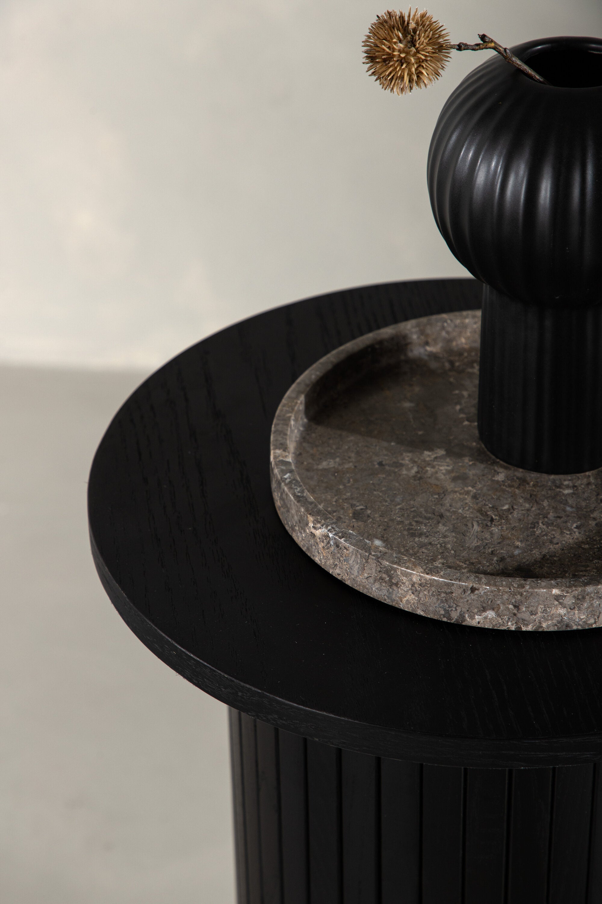 Bianca Beistelltisch in Schwarz präsentiert im Onlineshop von KAQTU Design AG. Beistelltisch ist von Venture Home