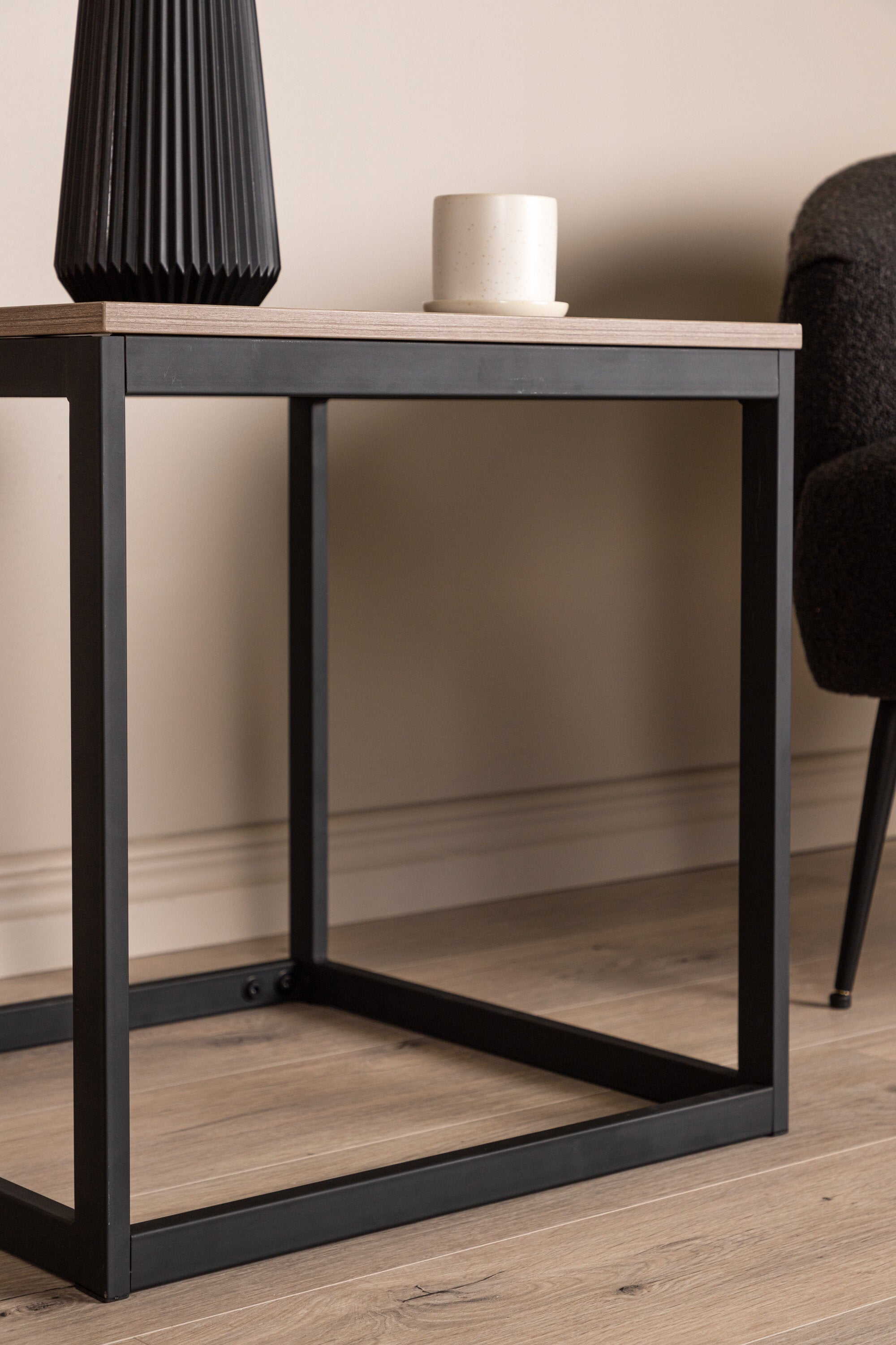 Arbor Beistelltisch in Braun präsentiert im Onlineshop von KAQTU Design AG. Beistelltisch ist von Venture Home