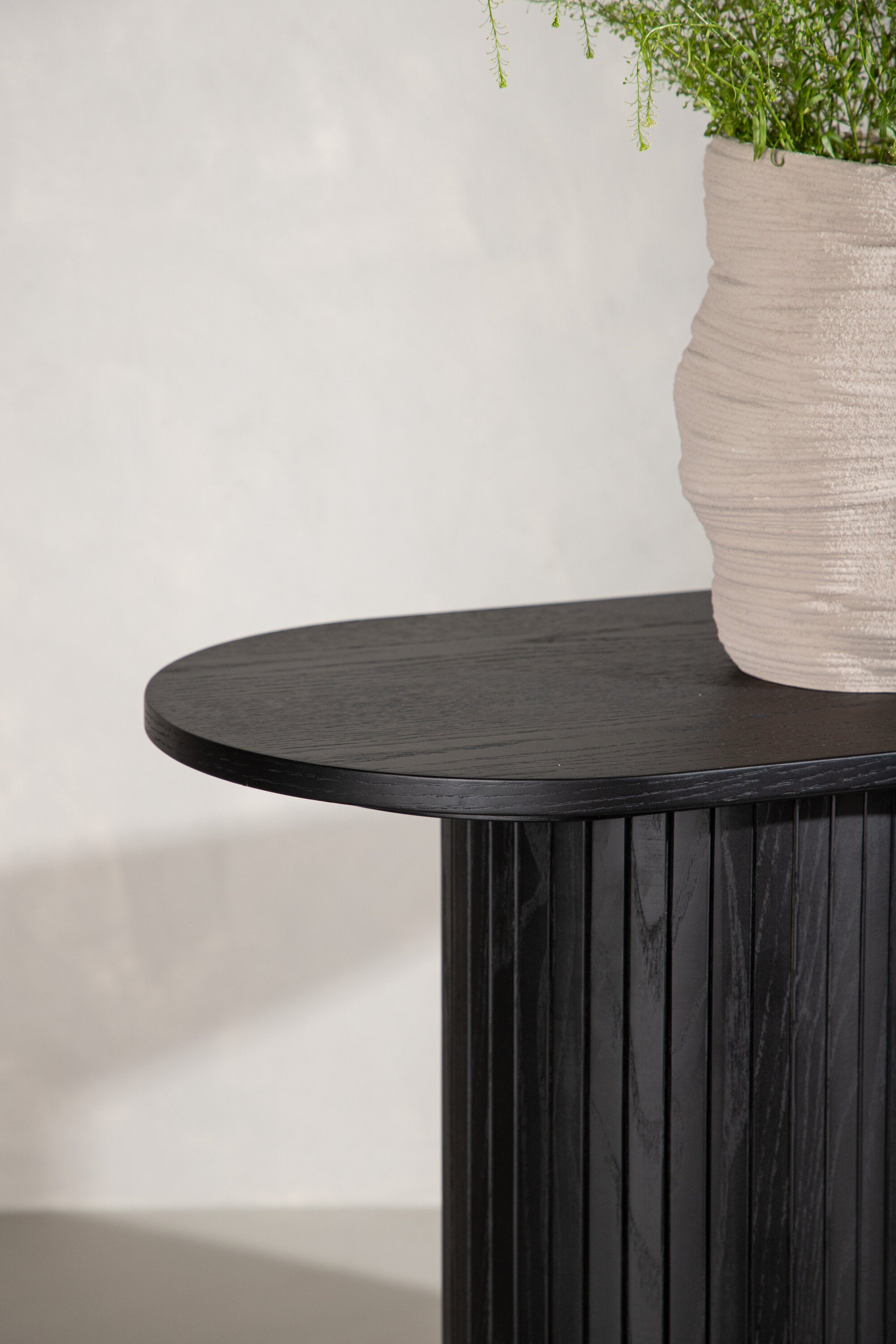Bianca Coffee Tisch in Schwarz präsentiert im Onlineshop von KAQTU Design AG. Beistelltisch ist von Venture Home