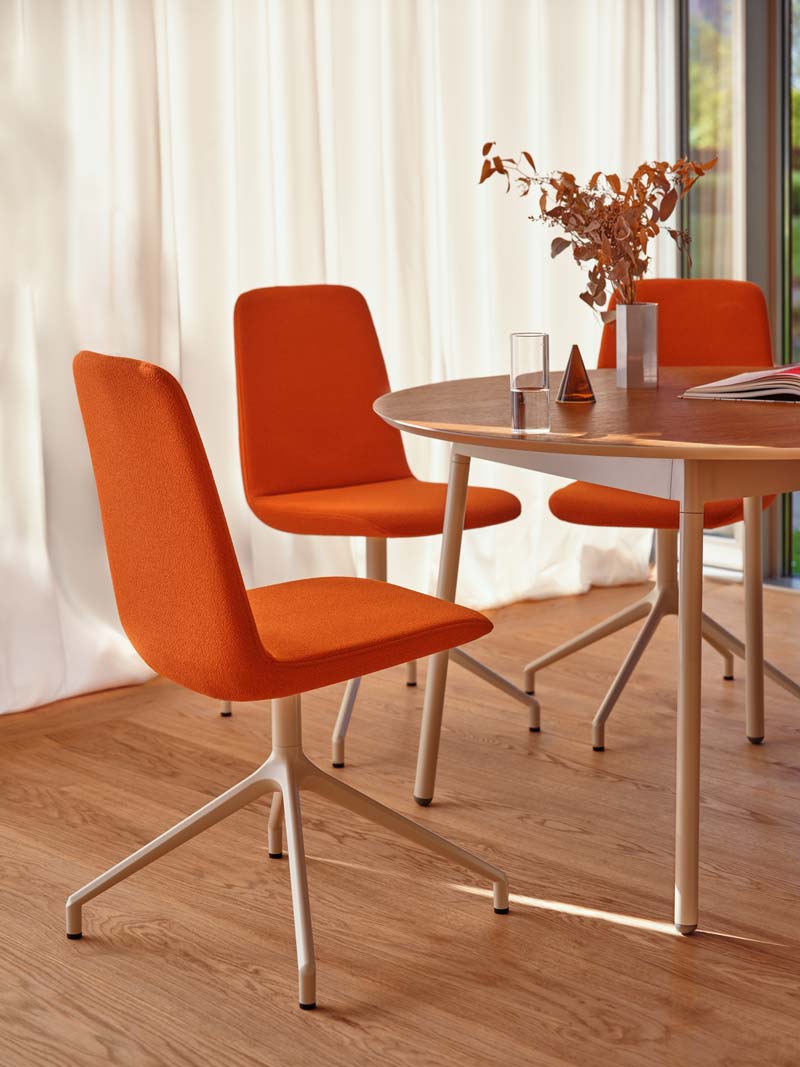 Unit UN120 - Cafeteriatisch in FENIX Schwarz Matt präsentiert im Onlineshop von KAQTU Design AG. Esstisch ist von Mdd