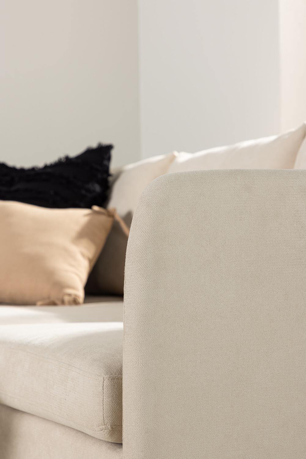 Zero Ecksofa in Beige präsentiert im Onlineshop von KAQTU Design AG. 3er Sofa ist von Venture Home
