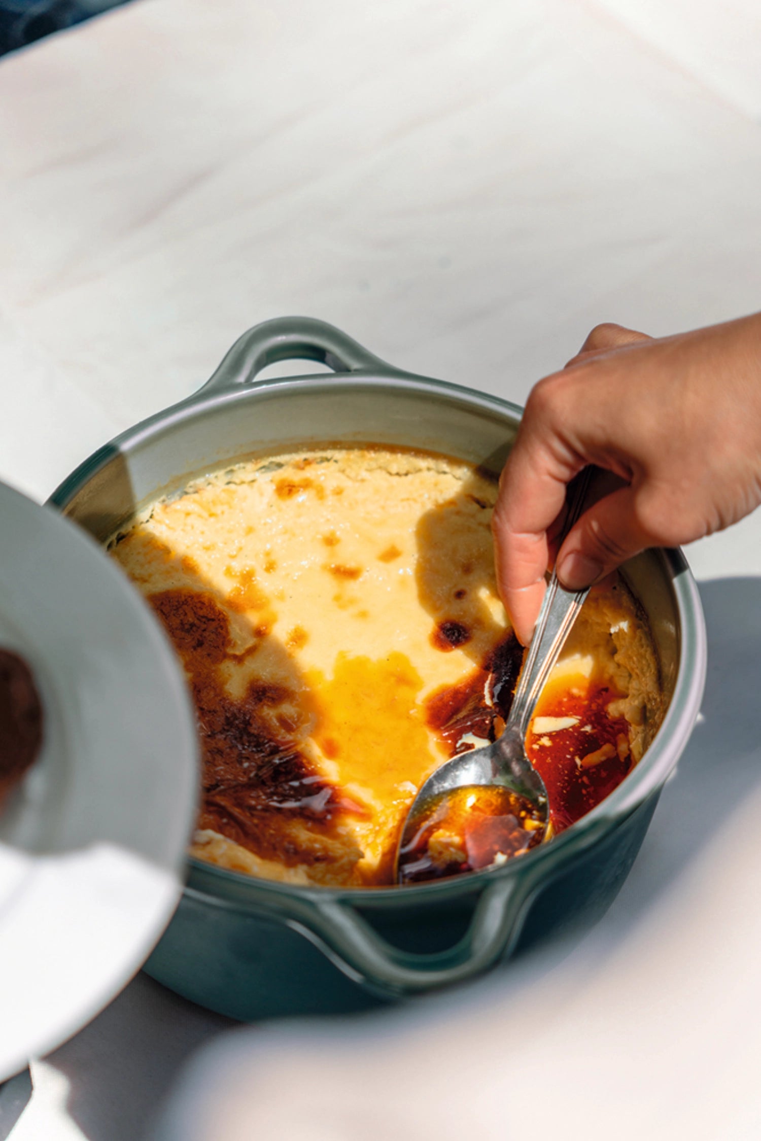 Bombance Ofenkasserolle D22cm wolkengrau mit Deckel