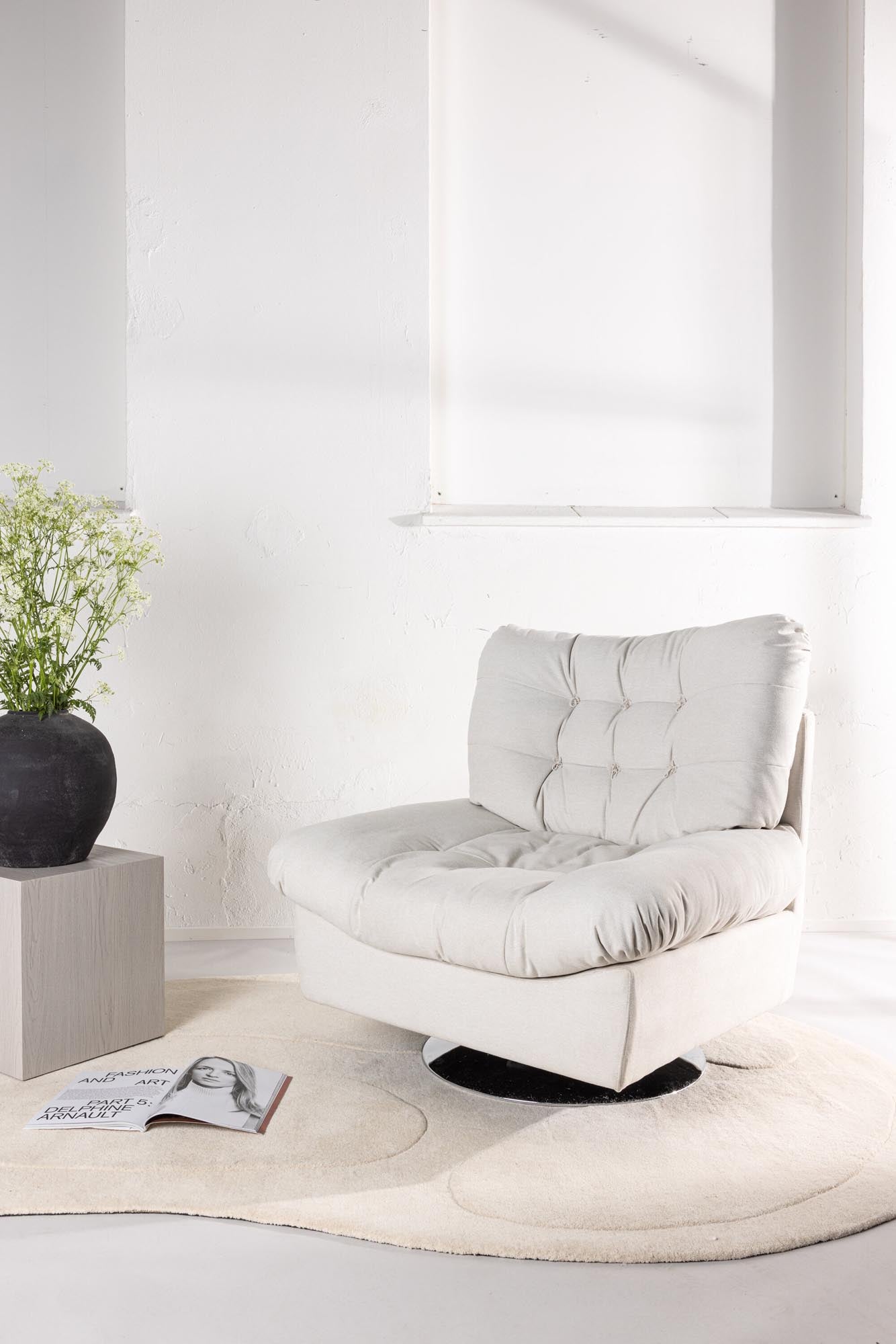 Entdecken Sie den eleganten Florens Sessel von Venture Home. Hochwertige Materialien, luxuriöse Optik und vielseitige Einsetzbarkeit für Ihr Zuhause.