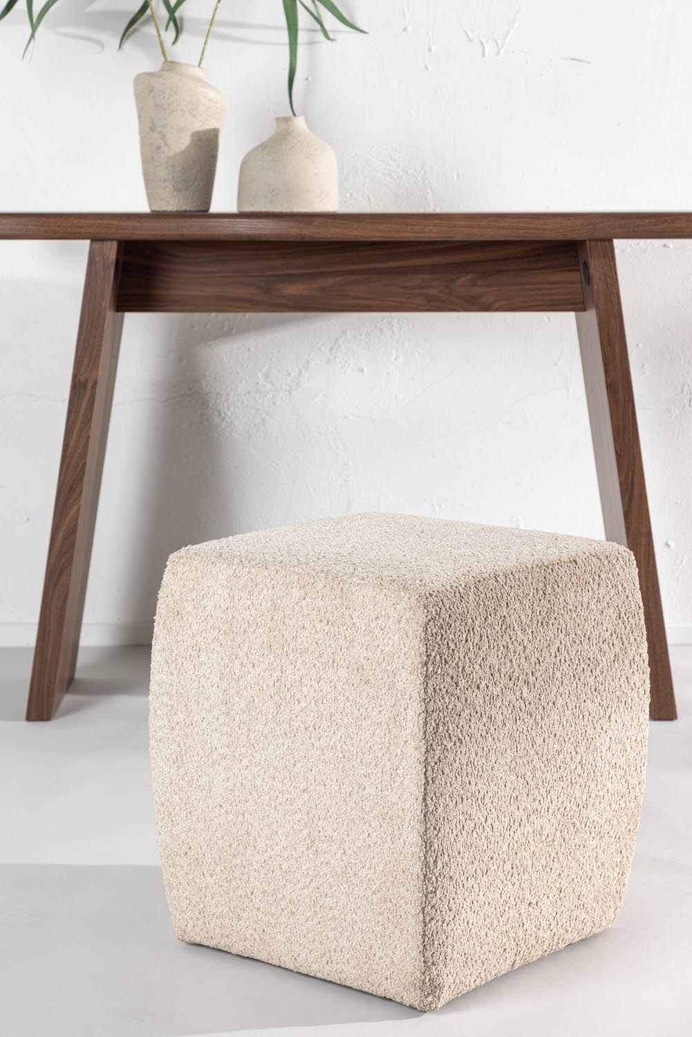 Neapel Pouf in Beige präsentiert im Onlineshop von KAQTU Design AG. Pouf ist von Venture Home