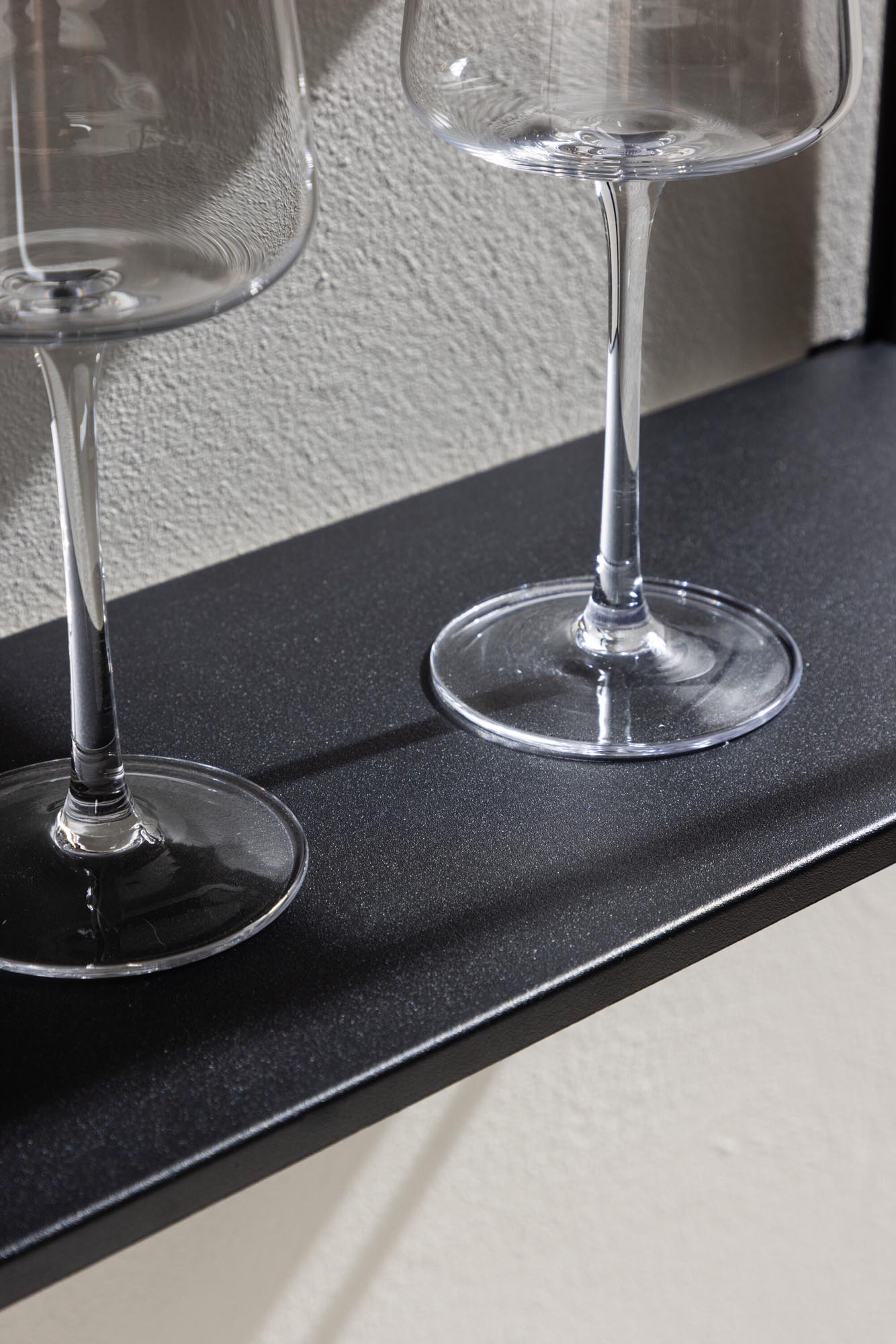 Lyon Regal von Venture Home: Modernes Design für jeden Raum.