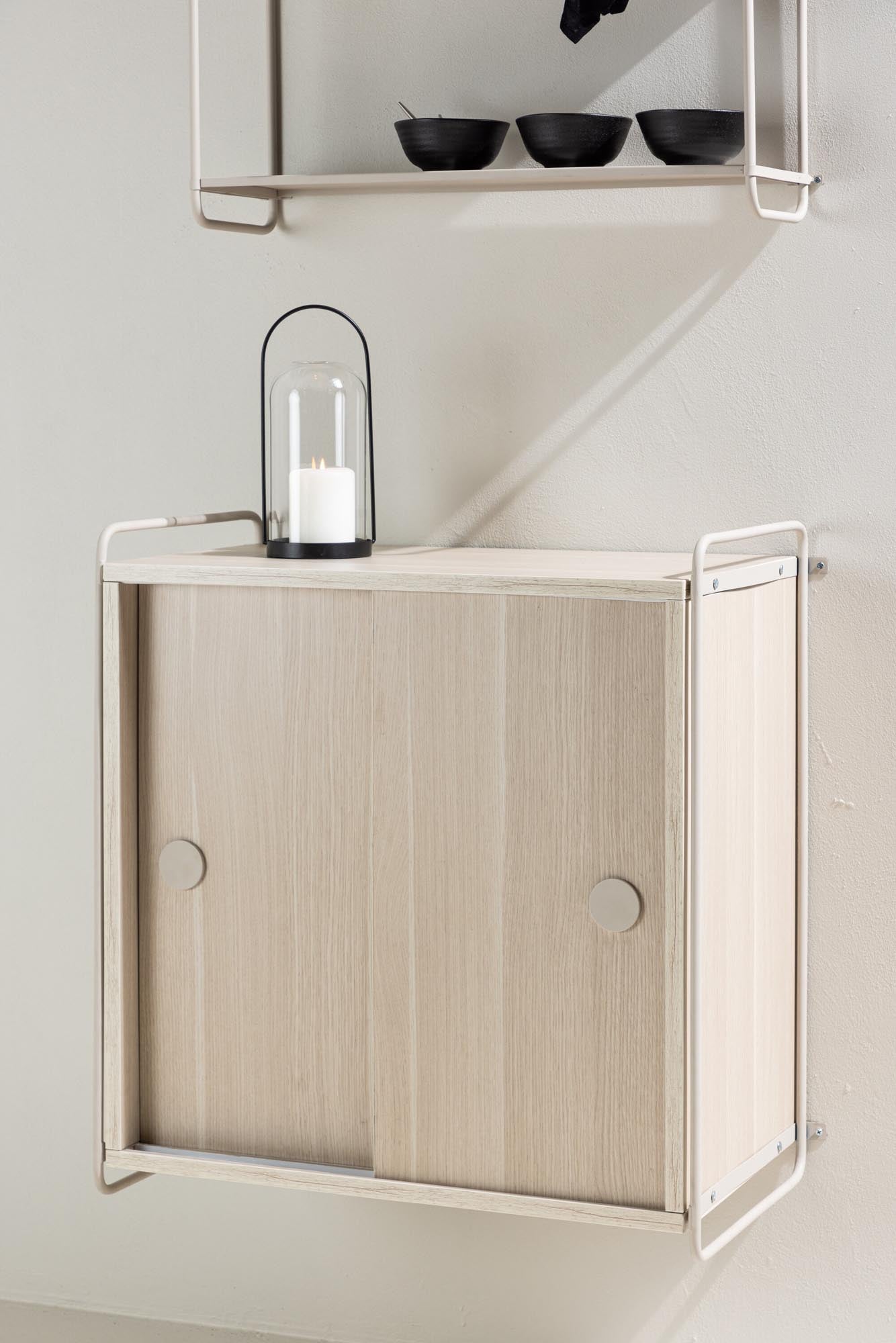 Paris Wandregal: Funktionalität trifft auf zeitlose Ästhetik.