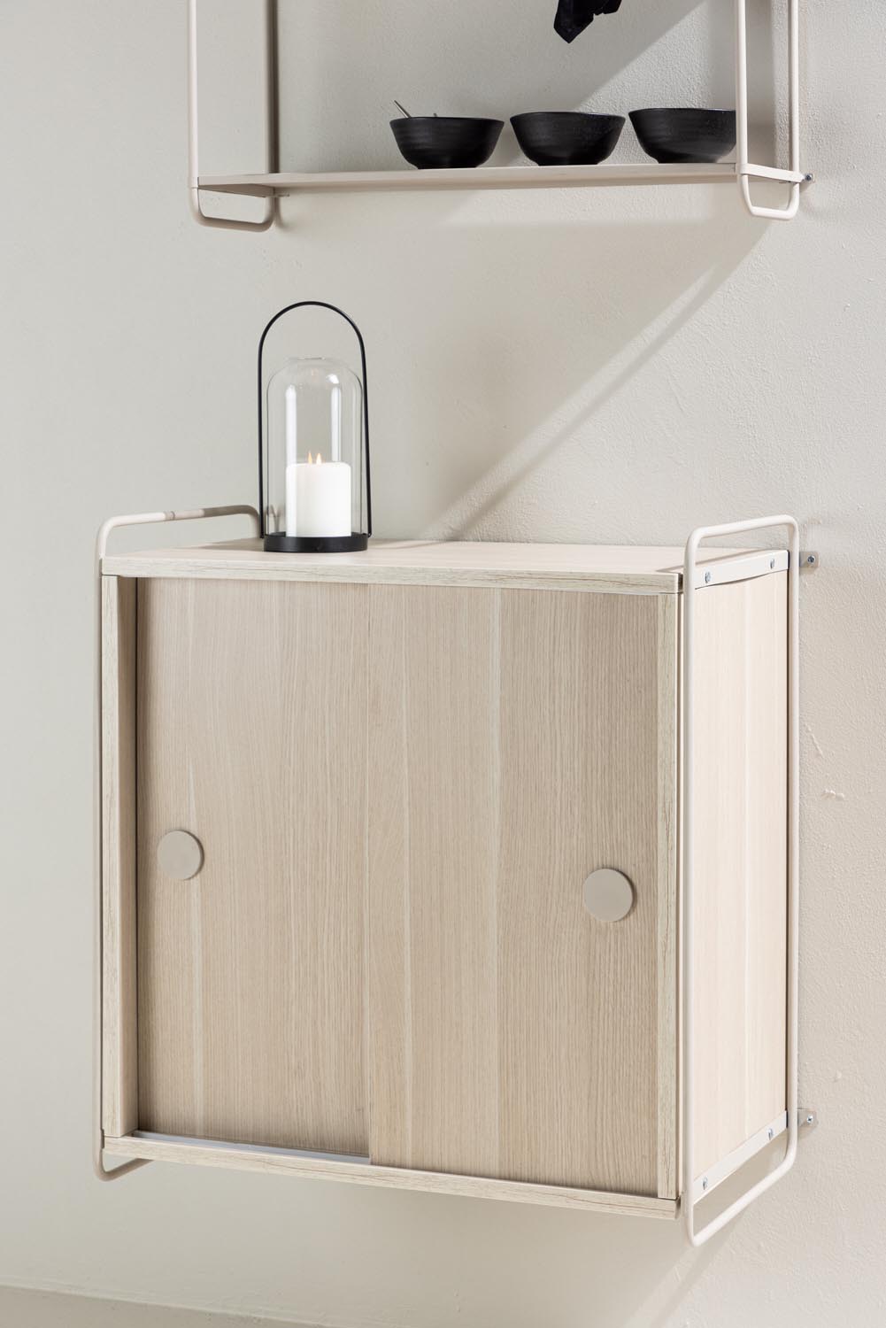 Paris Wandregal in Beige/ WeissgewEschen präsentiert im Onlineshop von KAQTU Design AG. Wandregal ist von Venture Home