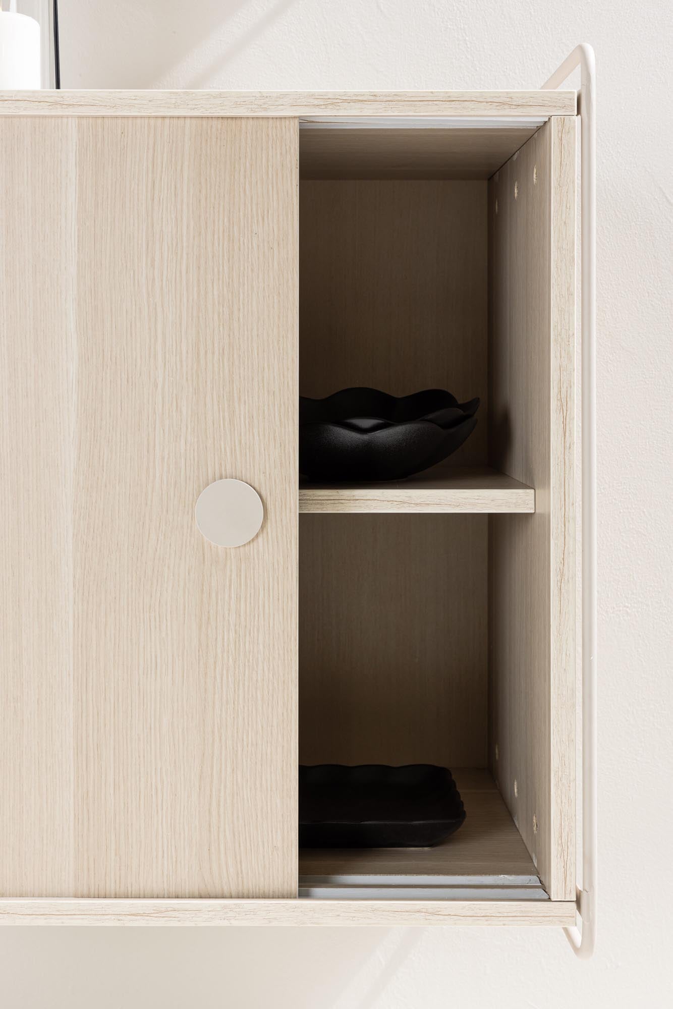 Elegantes Paris Wandregal: Modernes Design für Ihr Zuhause.