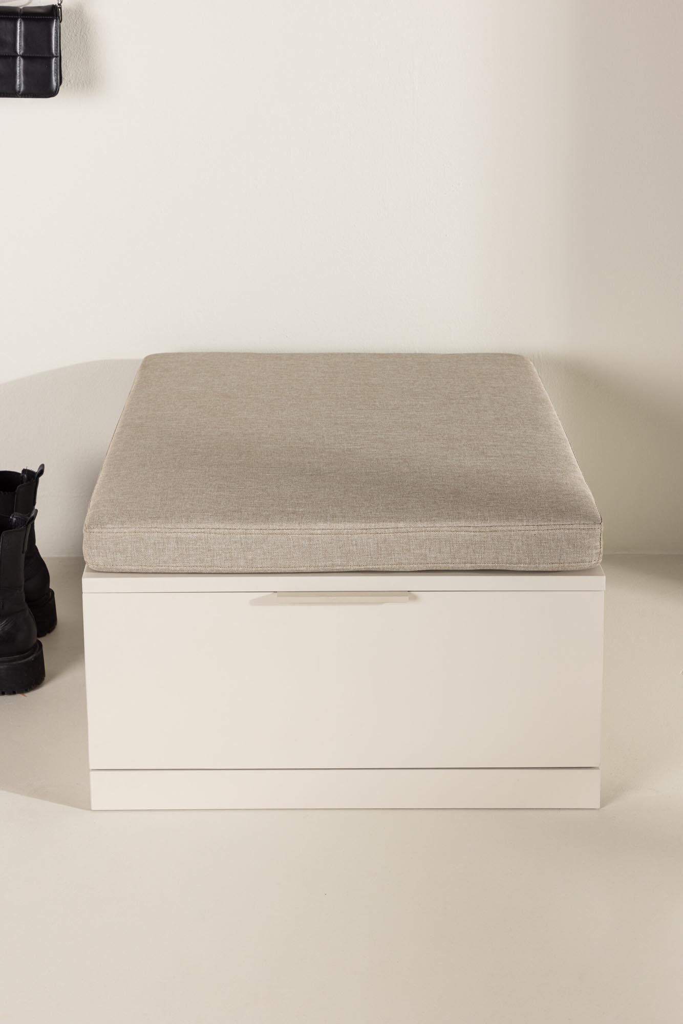 Stilvolle Nice Kissenbank von Venture Home für zeitlose Eleganz.