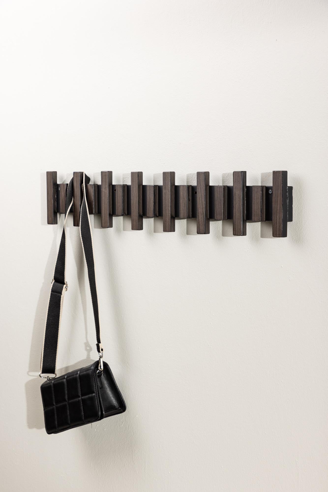 Nimes Hänger: Stilvolle Aufbewahrungslösung von Venture Home.