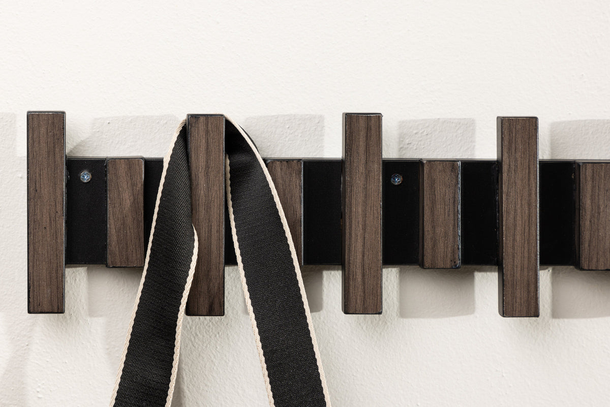 Nimes Hänger in Schwarz/Mokka präsentiert im Onlineshop von KAQTU Design AG. Kleiderbügler ist von Venture Home