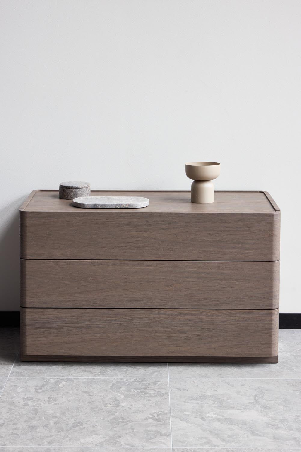 Noble Nachttisch in Mocca präsentiert im Onlineshop von KAQTU Design AG. Korpus ist von Venture Home