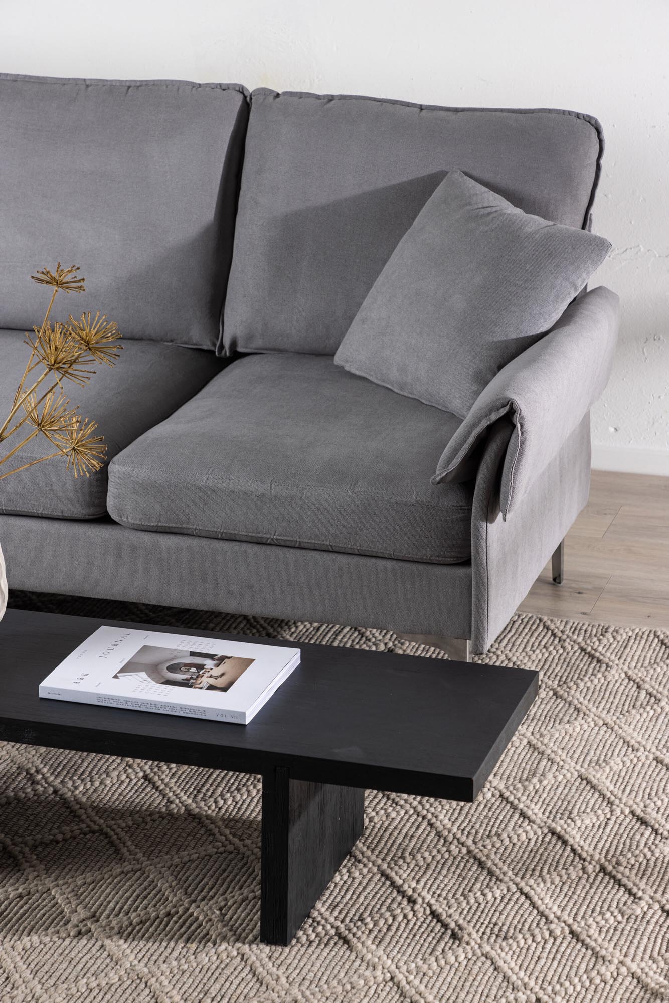 Elegantes Toulouse 3-Sitzer-Sofa von Venture Home: Modernes Design, pflegeleichte Materialien und flexibler Diwan für höchsten Komfort.