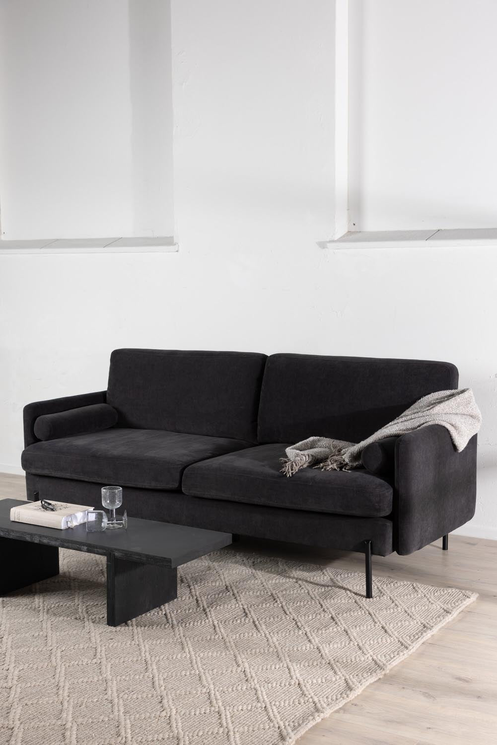 Antibes 3 Sitzer Sofa in Dunkelgrau präsentiert im Onlineshop von KAQTU Design AG. 2er Sofa ist von Venture Home