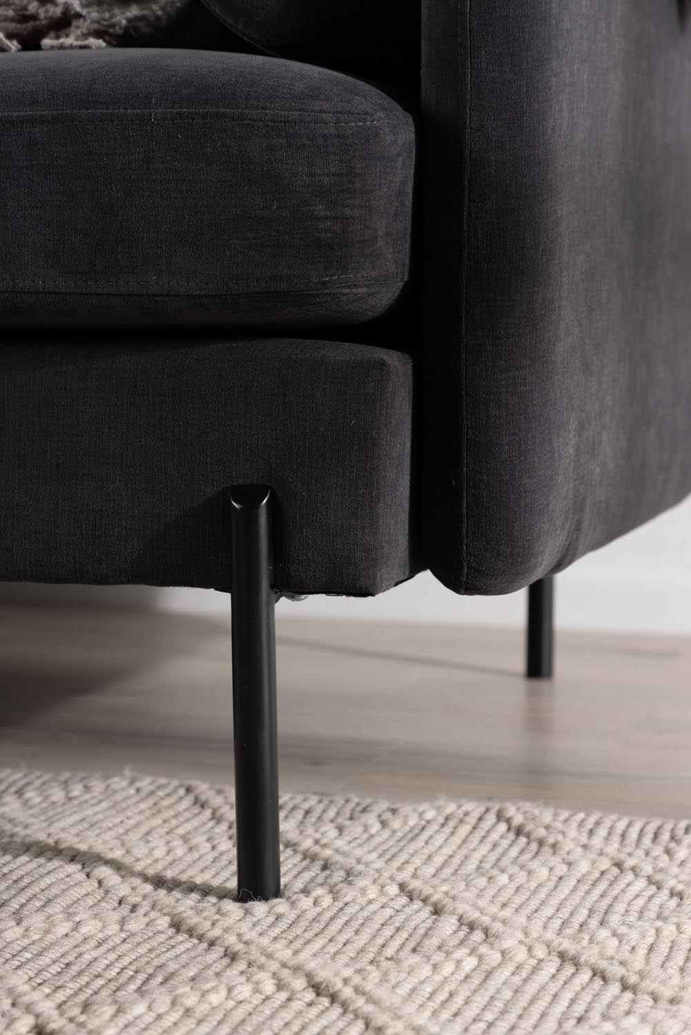 Antibes 3 Sitzer Sofa in Dunkelgrau präsentiert im Onlineshop von KAQTU Design AG. 2er Sofa ist von Venture Home