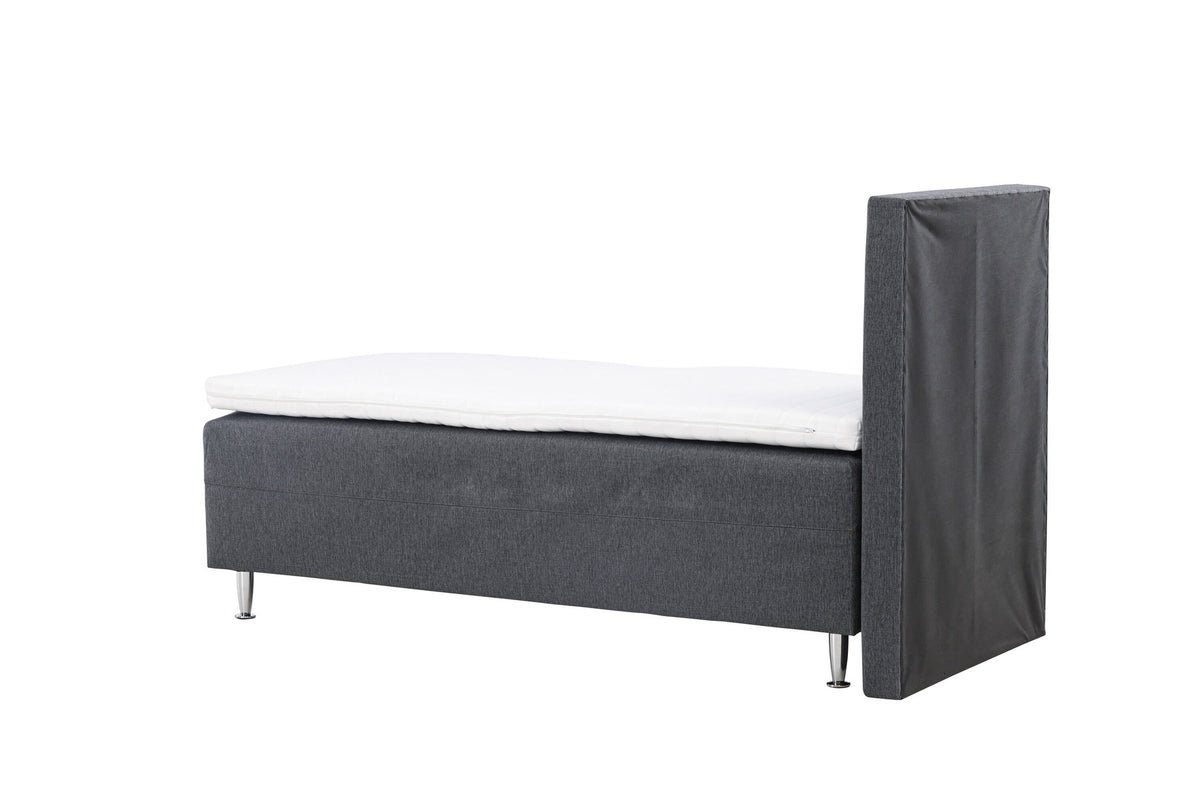 Bett Mesa in Dunkelgrau präsentiert im Onlineshop von KAQTU Design AG. Bett ist von Venture Home