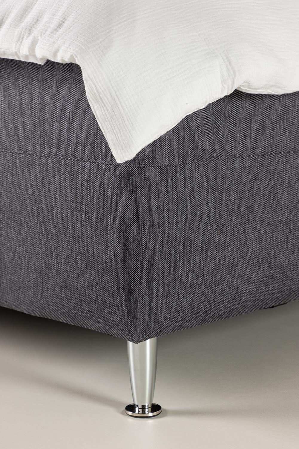Bett Mesa in Dunkelgrau präsentiert im Onlineshop von KAQTU Design AG. Bett ist von Venture Home